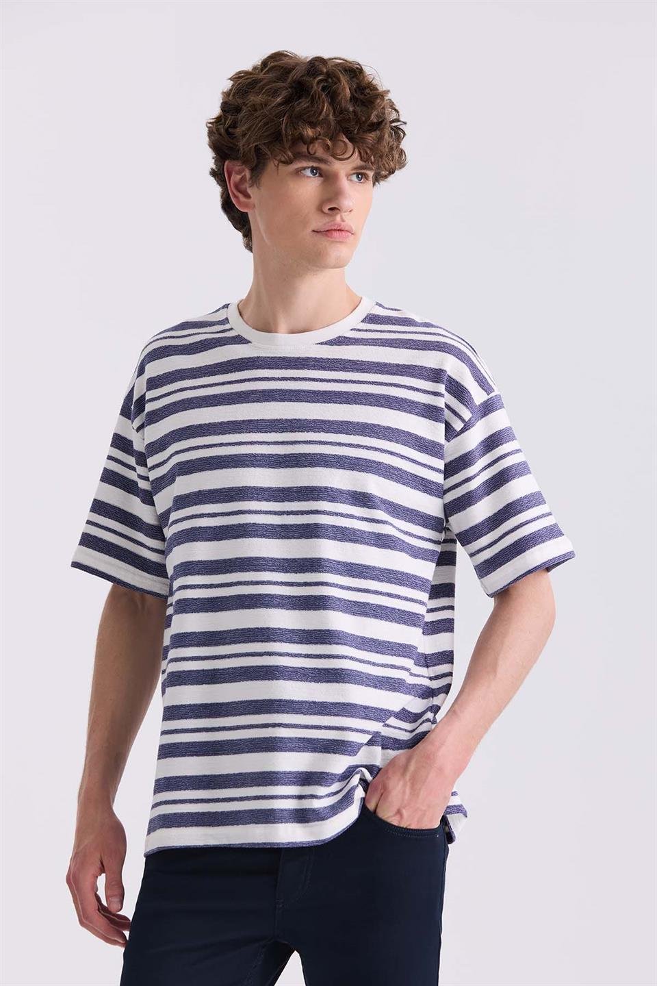 Round Collar T Shirt With A Sash