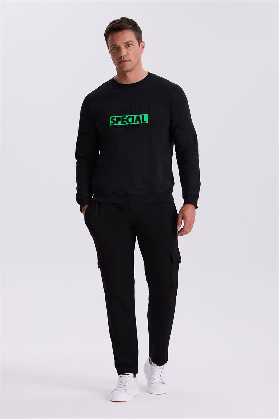 Black Slim Fit Printed Round Collar 100% Cotton Sweat Shirt