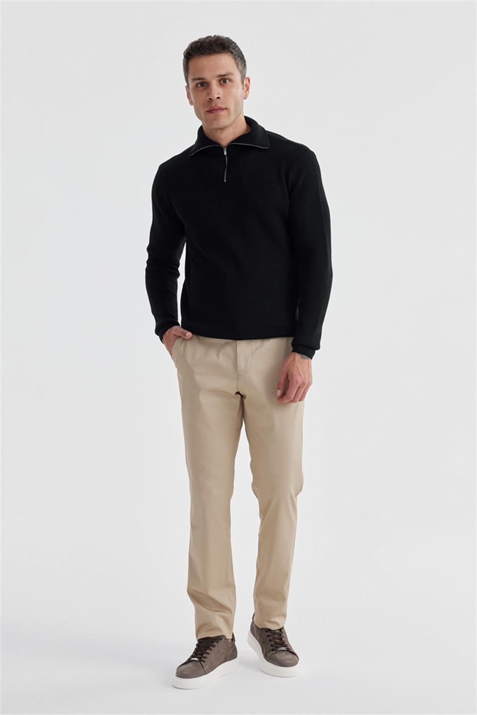 Black Slim Fit Wool Collar With A Zipper Knitted