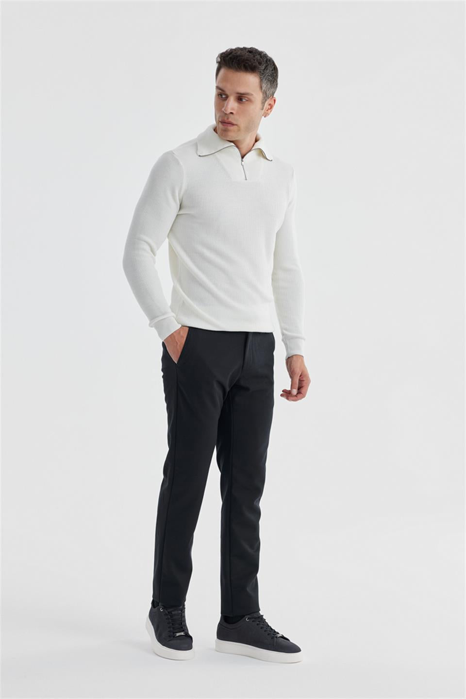 Ecru Slim Fit Knitted Collar With Wool Zipper