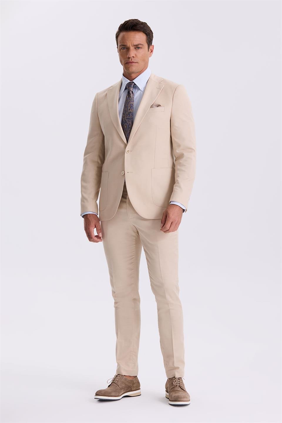 Beige Slim Fit Single Collar Tensel Fabric Double Tear Bags Pocket Suit With A Wide Collar