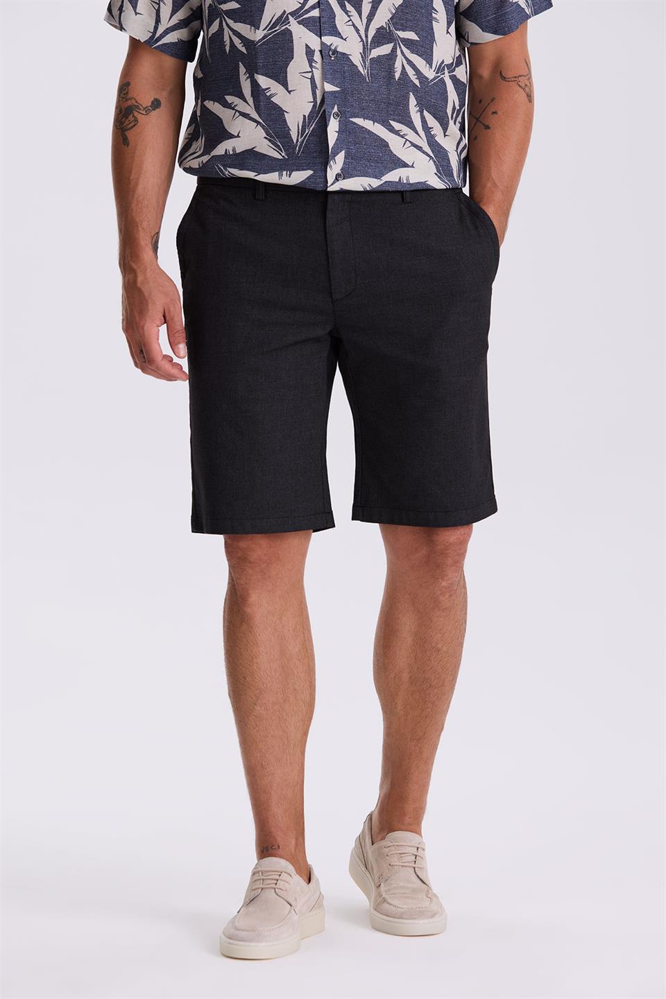 Black Comfort Fit Linen Cotton Shorts With A Comfortable Cut