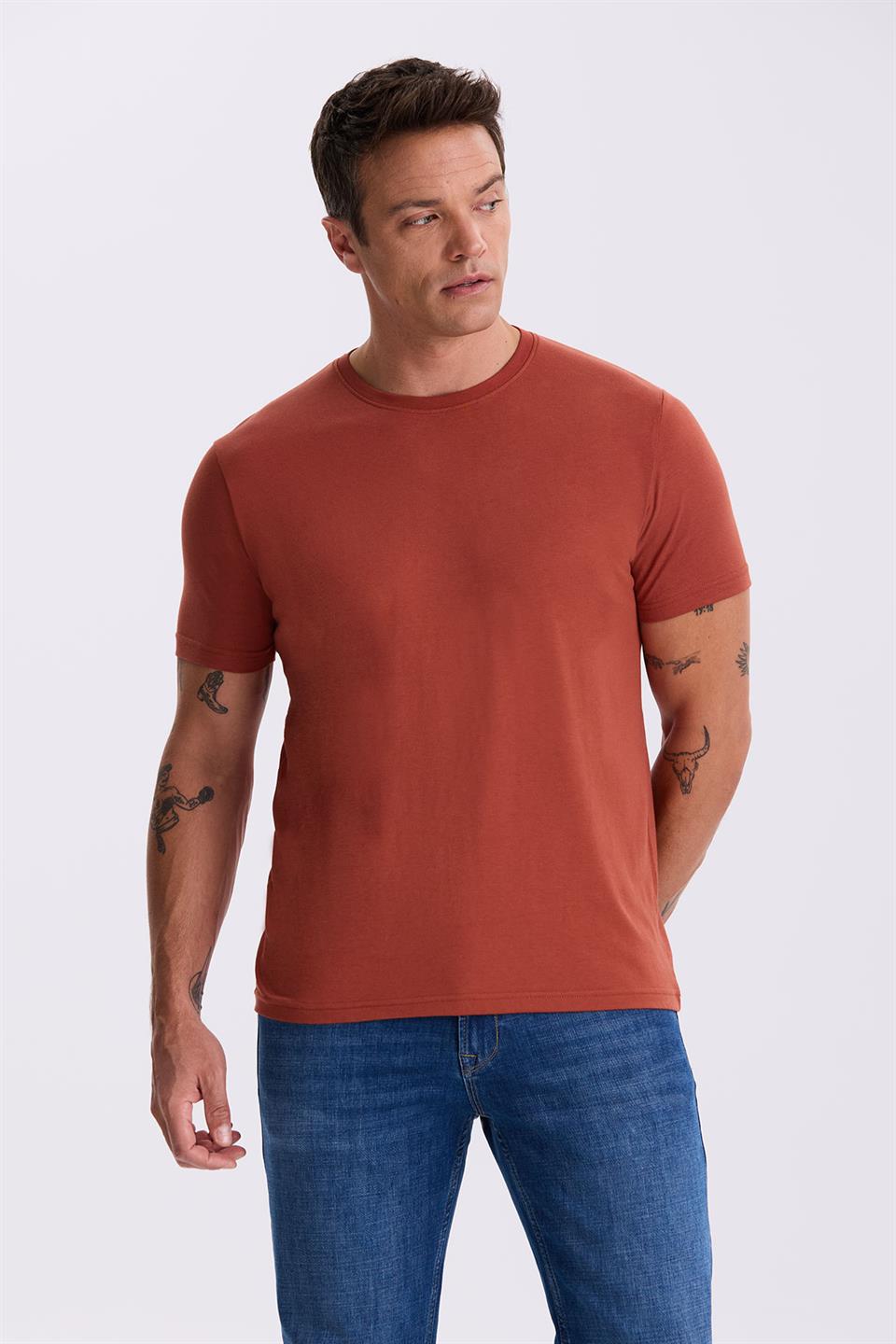 Cinnamon % 100 Cotton Slim Fit Round Collar Basic T Shirt With A Wide Collar