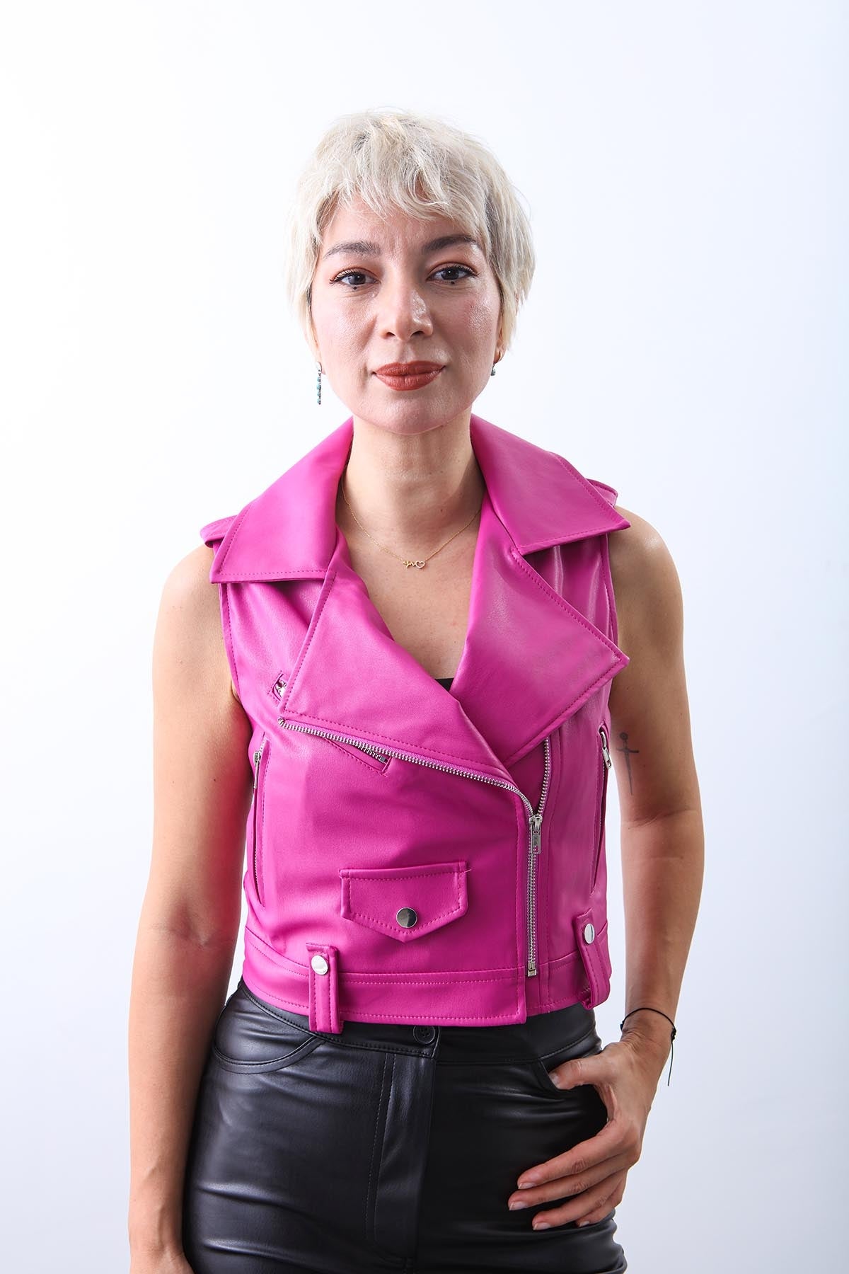 ZIPPERED LEATHER VEST