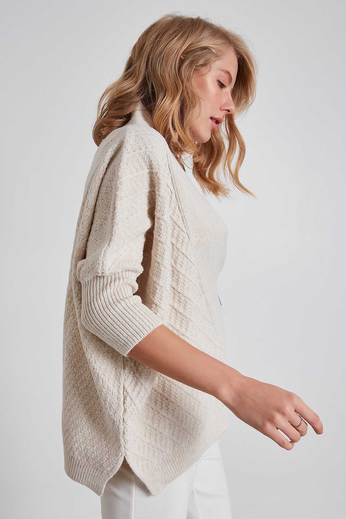 LOOSE KNITTED CARDIGAN WITH ASYMMETRIC ZIPPER