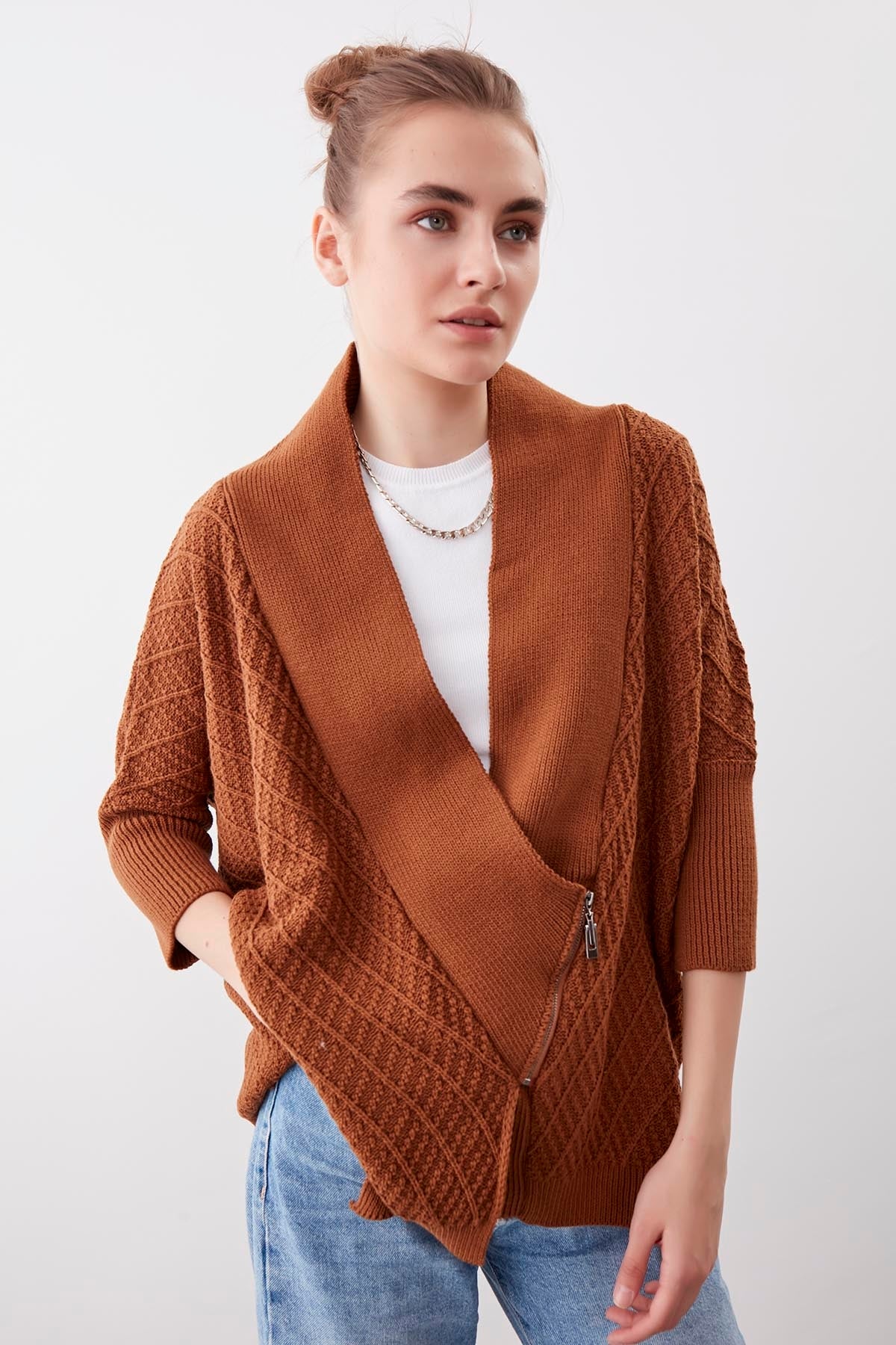 LOOSE KNITTED CARDIGAN WITH ASYMMETRIC ZIPPER