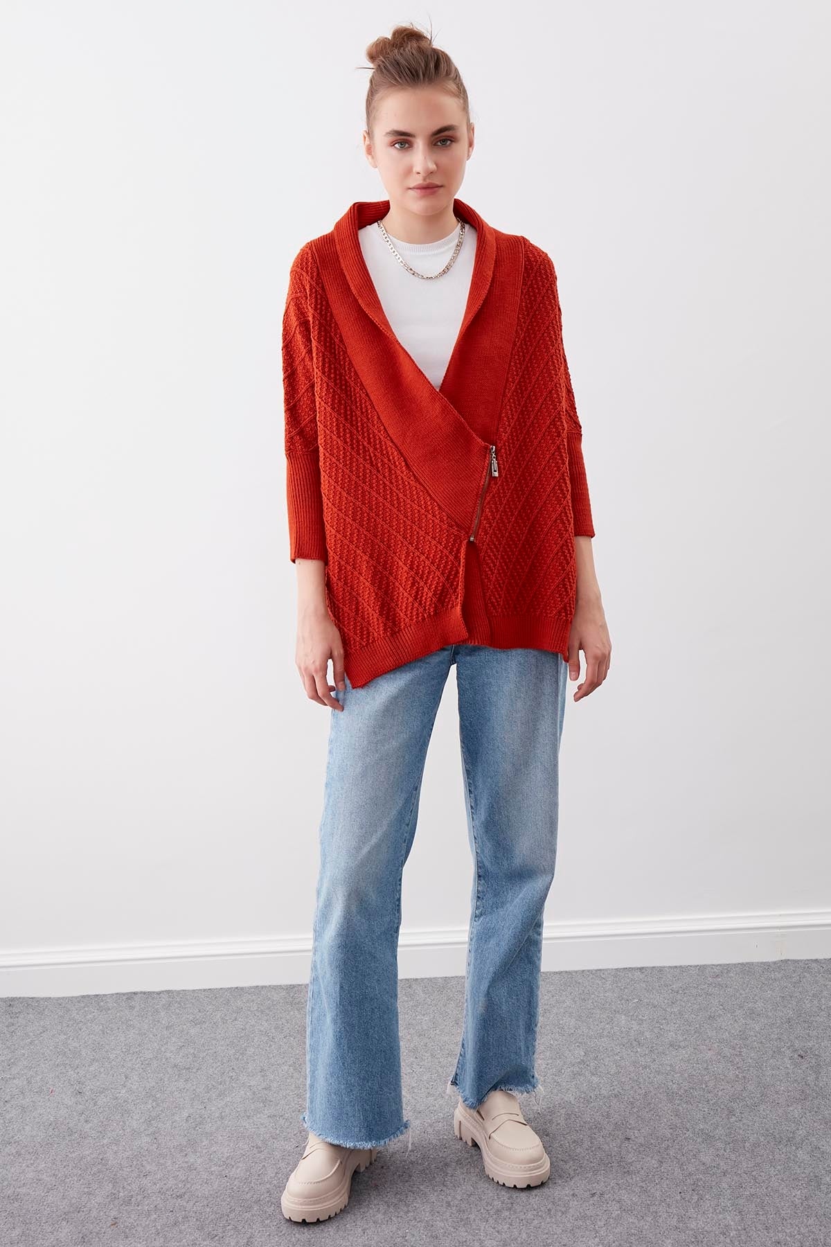 LOOSE KNITTED CARDIGAN WITH ASYMMETRIC ZIPPER