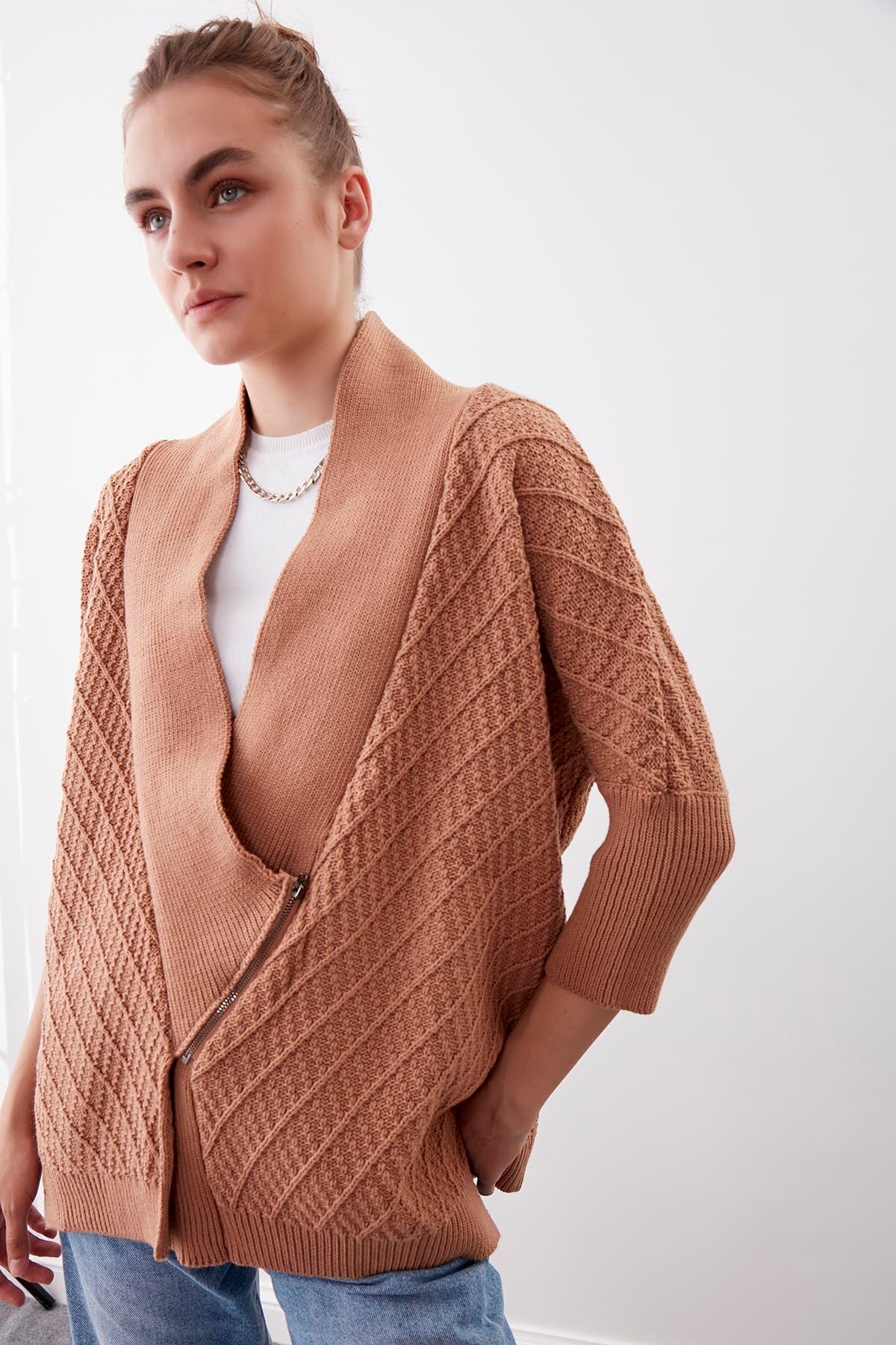 LOOSE KNITTED CARDIGAN WITH ASYMMETRIC ZIPPER