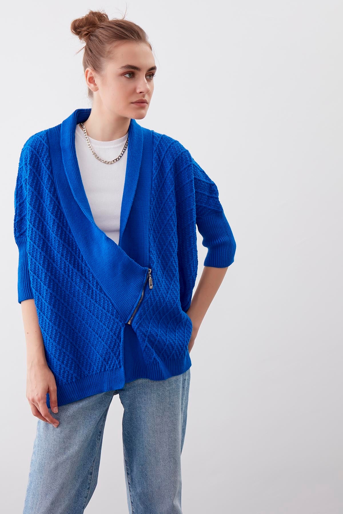 LOOSE KNITTED CARDIGAN WITH ASYMMETRIC ZIPPER