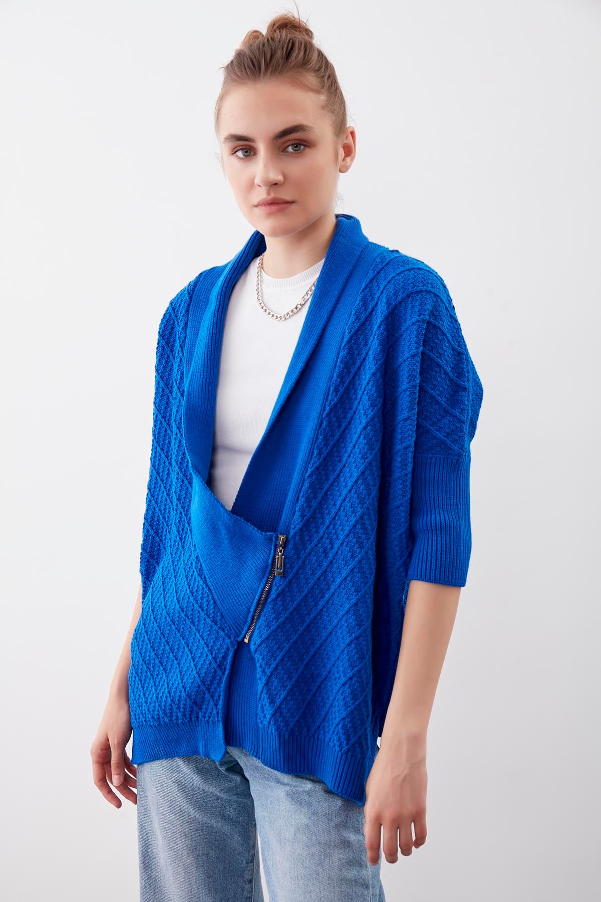 LOOSE KNITTED CARDIGAN WITH ASYMMETRIC ZIPPER