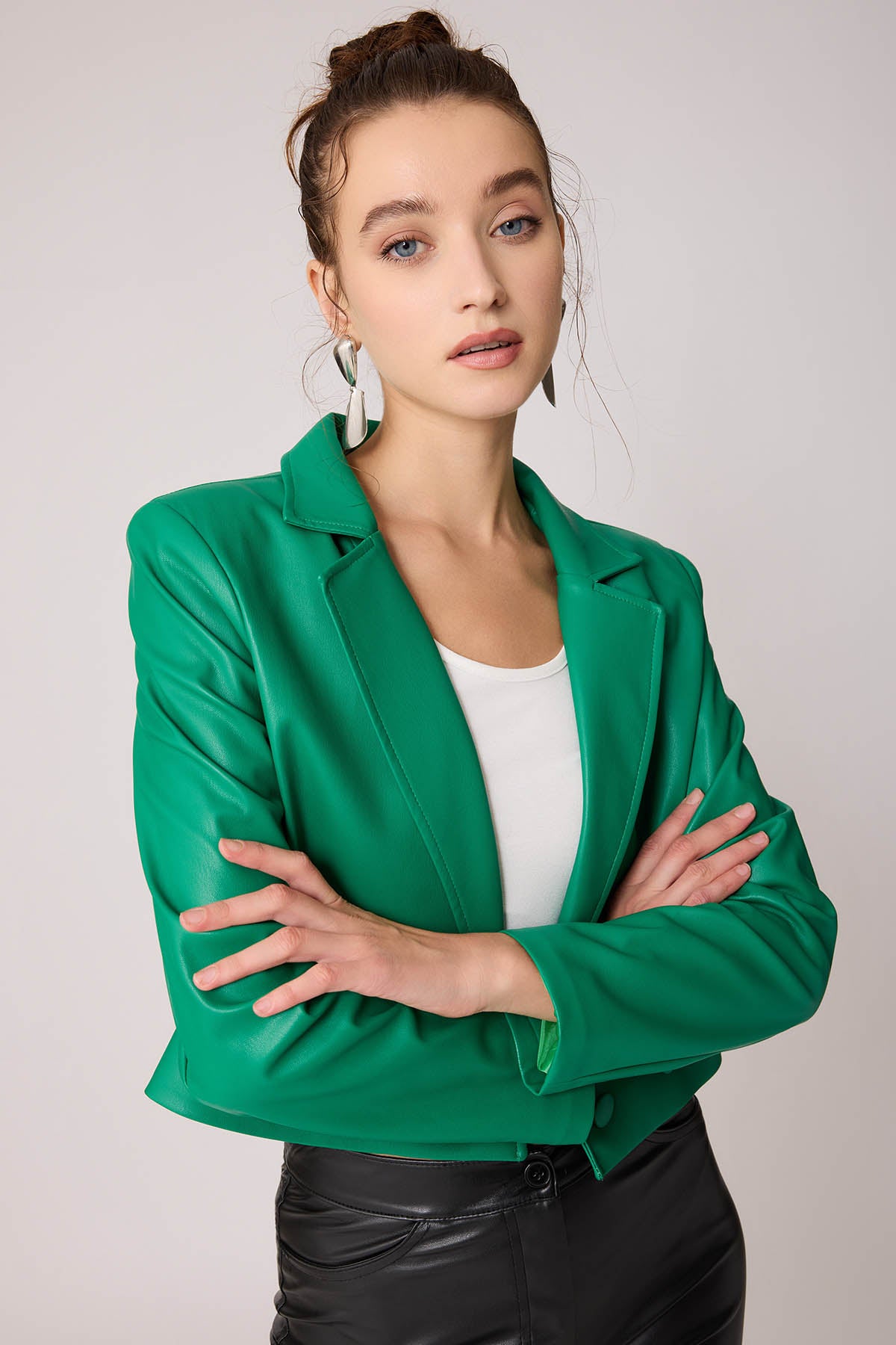 FAUX LEATHER CROP JACKET WITH ASSISTED BUTTON