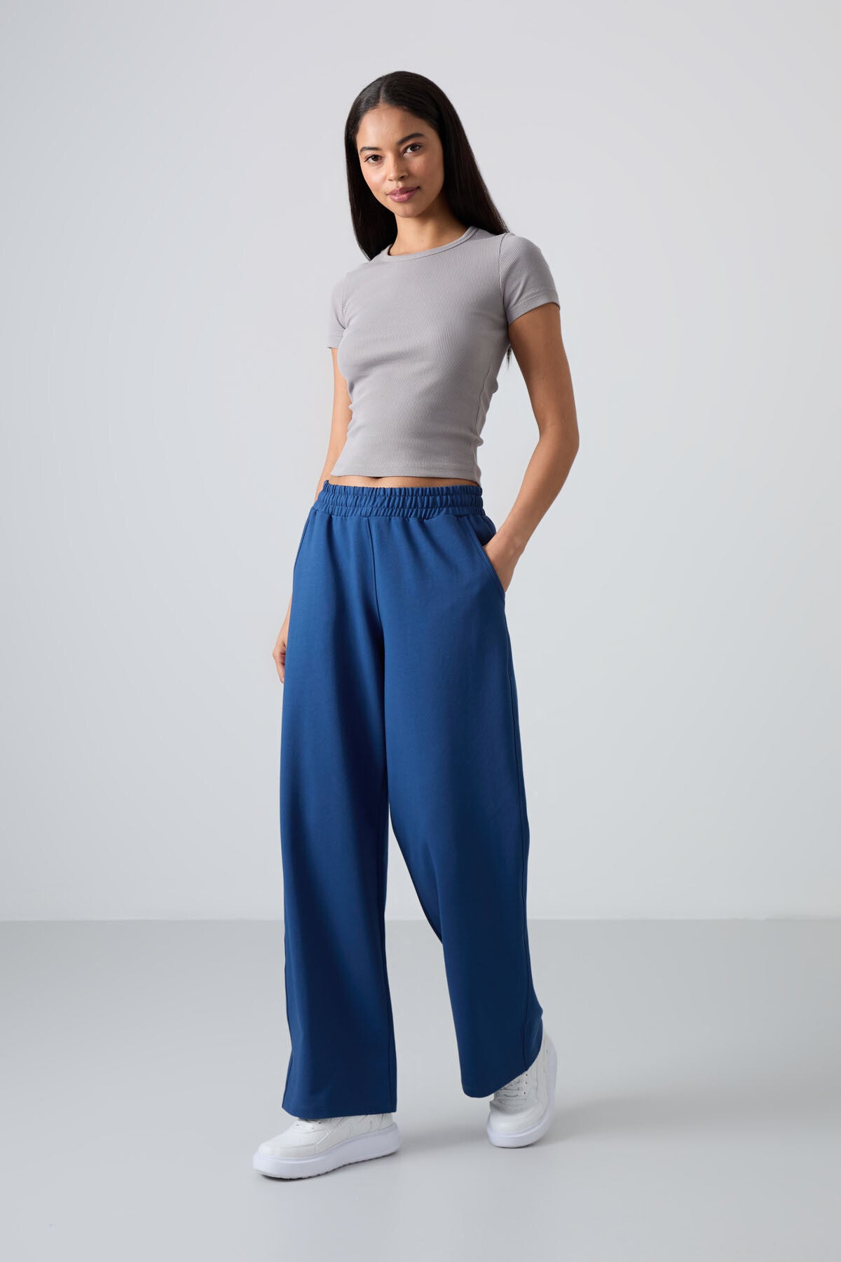High-Waisted Comfort Fit Wide-Leg Women's Tracksuit Bottom - 94567