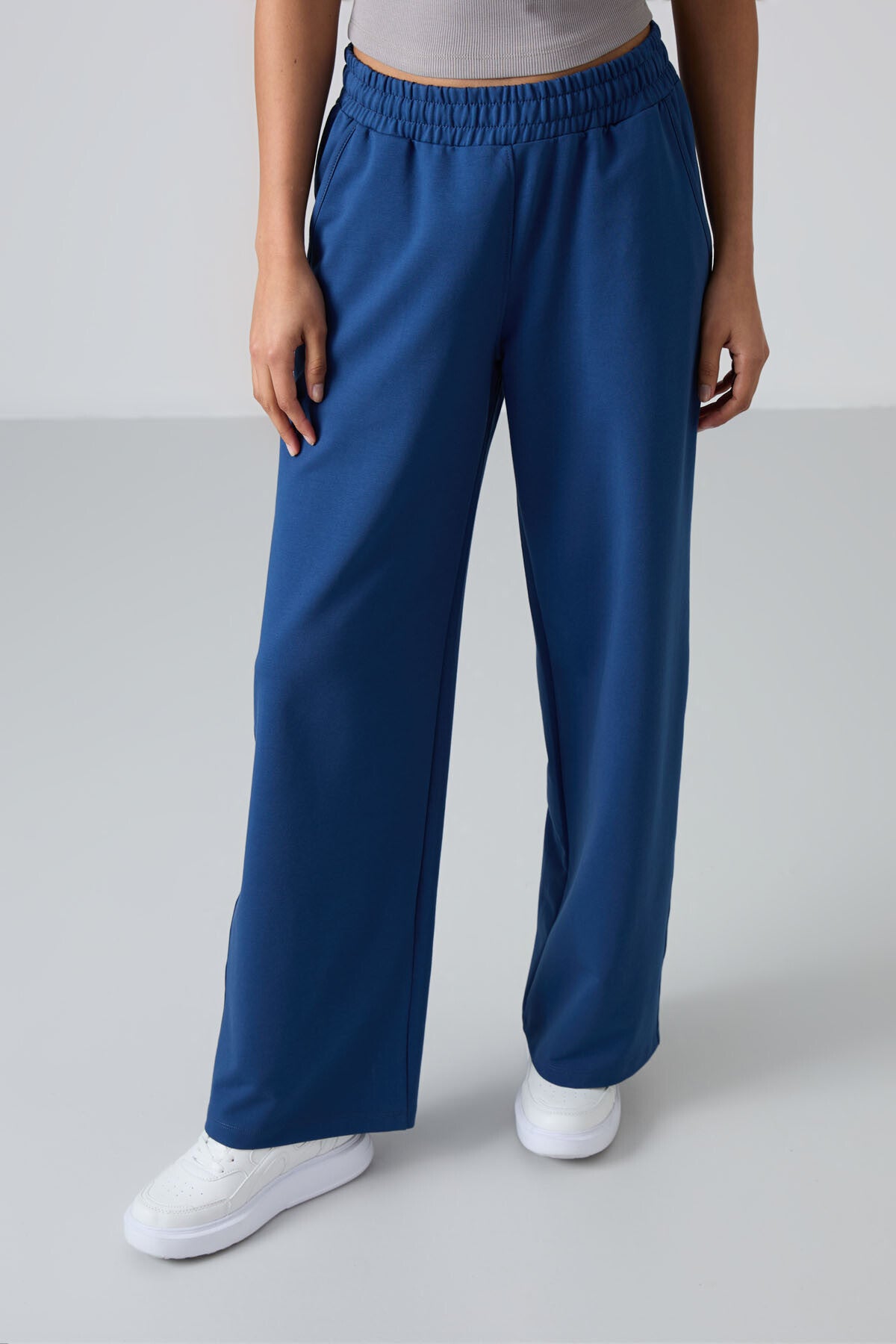 High-Waisted Comfort Fit Wide-Leg Women's Tracksuit Bottom - 94567