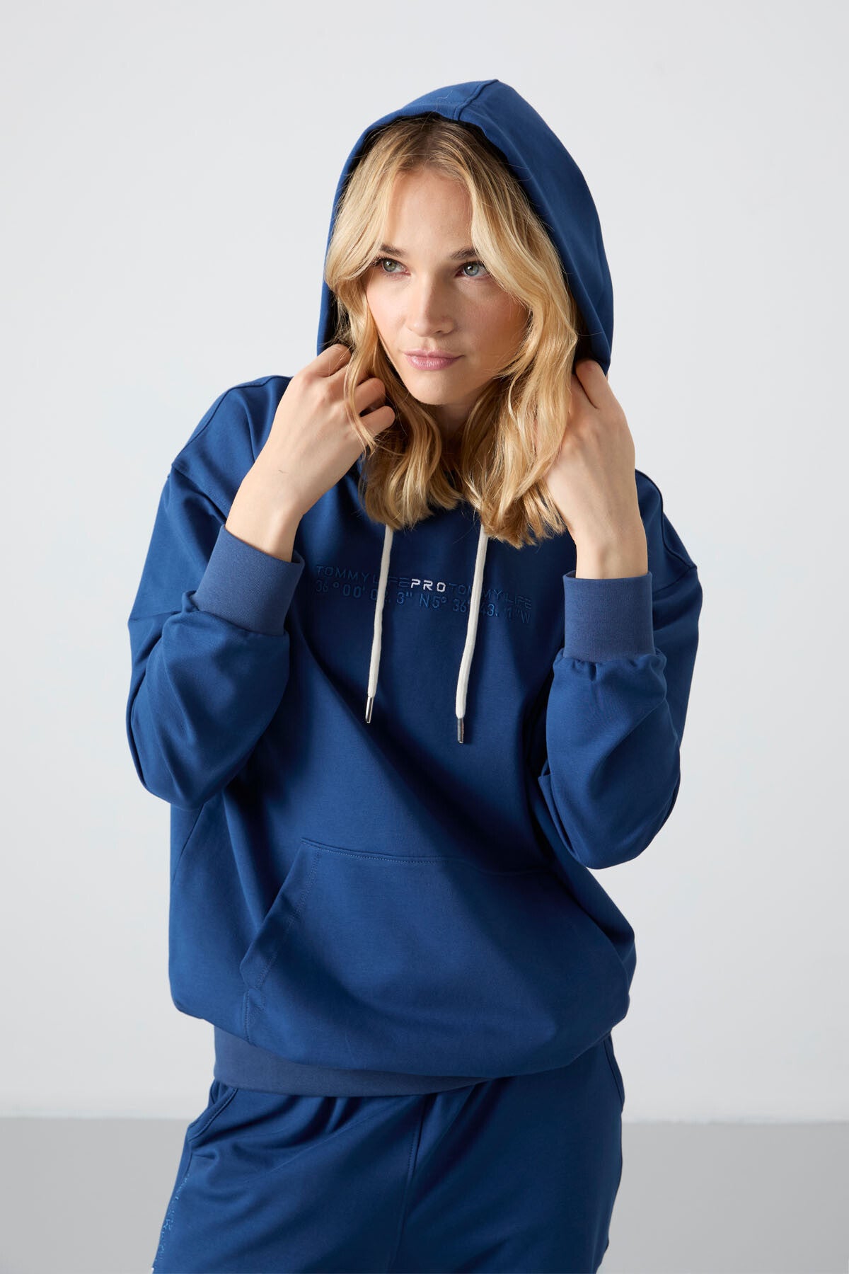 Parliament Hooded Kangaroo Pocket Oversize Elastic Cuffed Women's Tracksuit Set - 95288