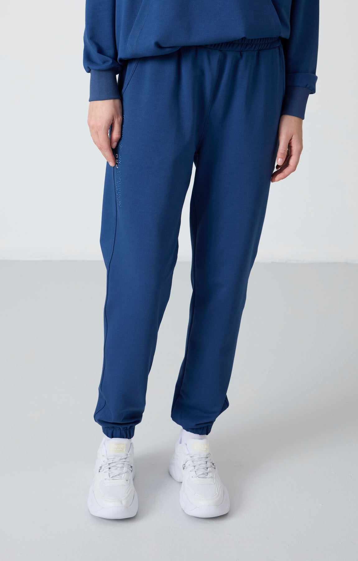 Parliament Hooded Kangaroo Pocket Oversize Elastic Cuffed Women's Tracksuit Set - 95288