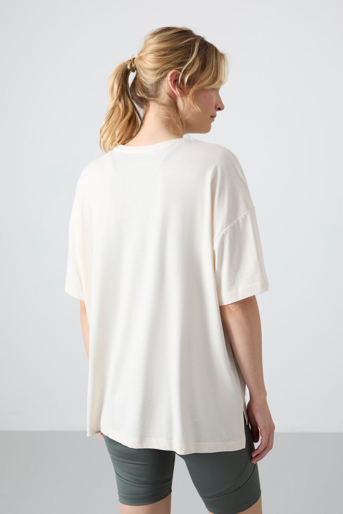 Ecru Modal Soft Touch Oversize Fit Basic Women's T-Shirt - 97285