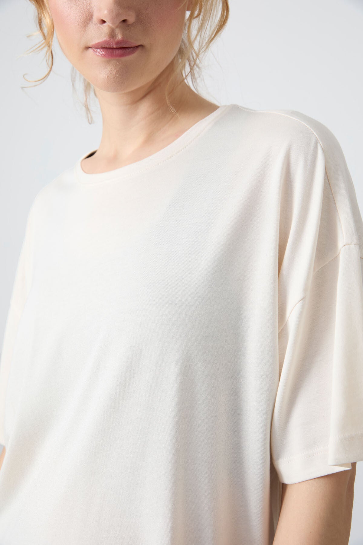 Ecru Modal Soft Touch Oversize Fit Basic Women's T-Shirt - 97285