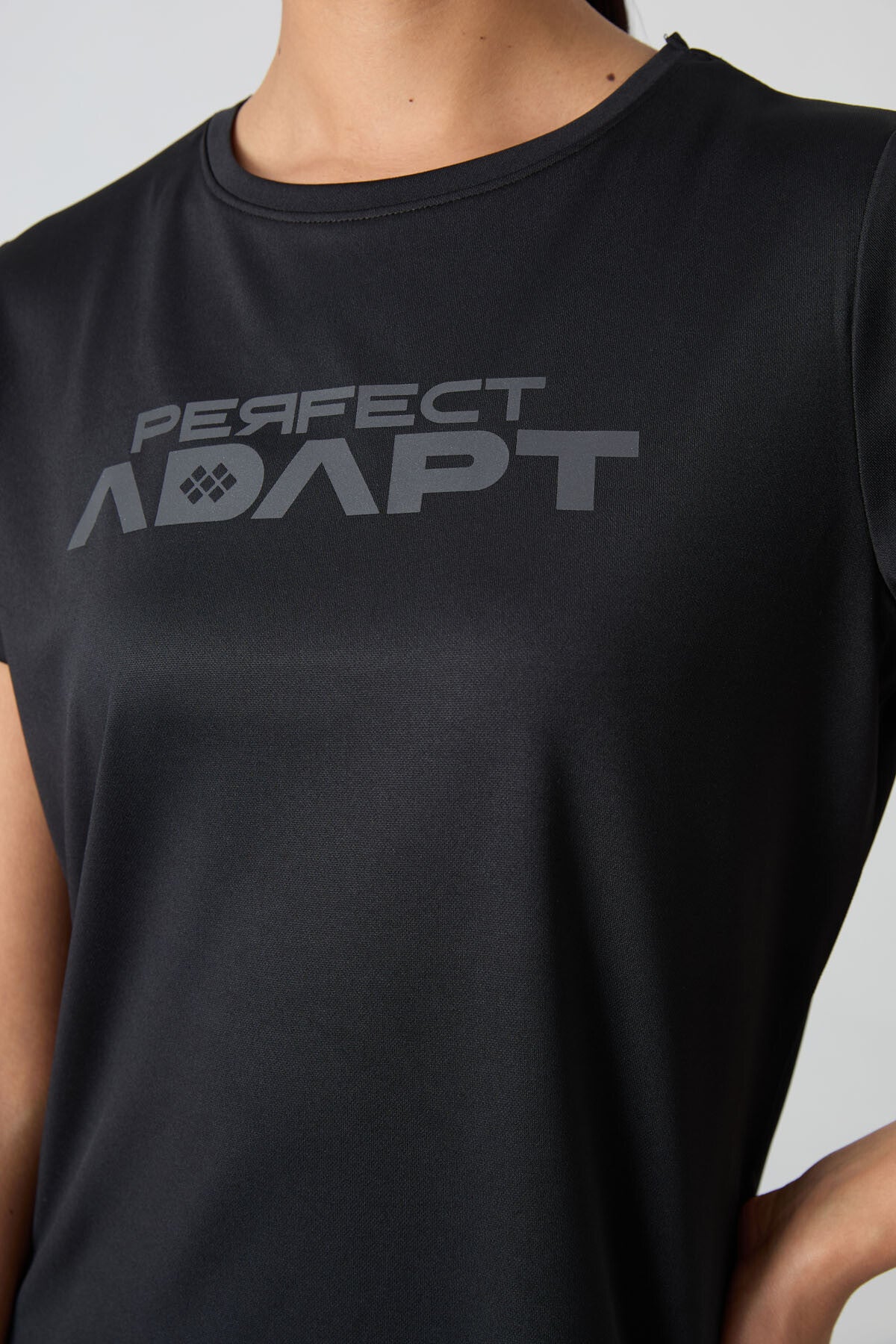 Black Polyester Breathable Textured Thin Flexible Standard Fit Performance Women's T-Shirt - 97283