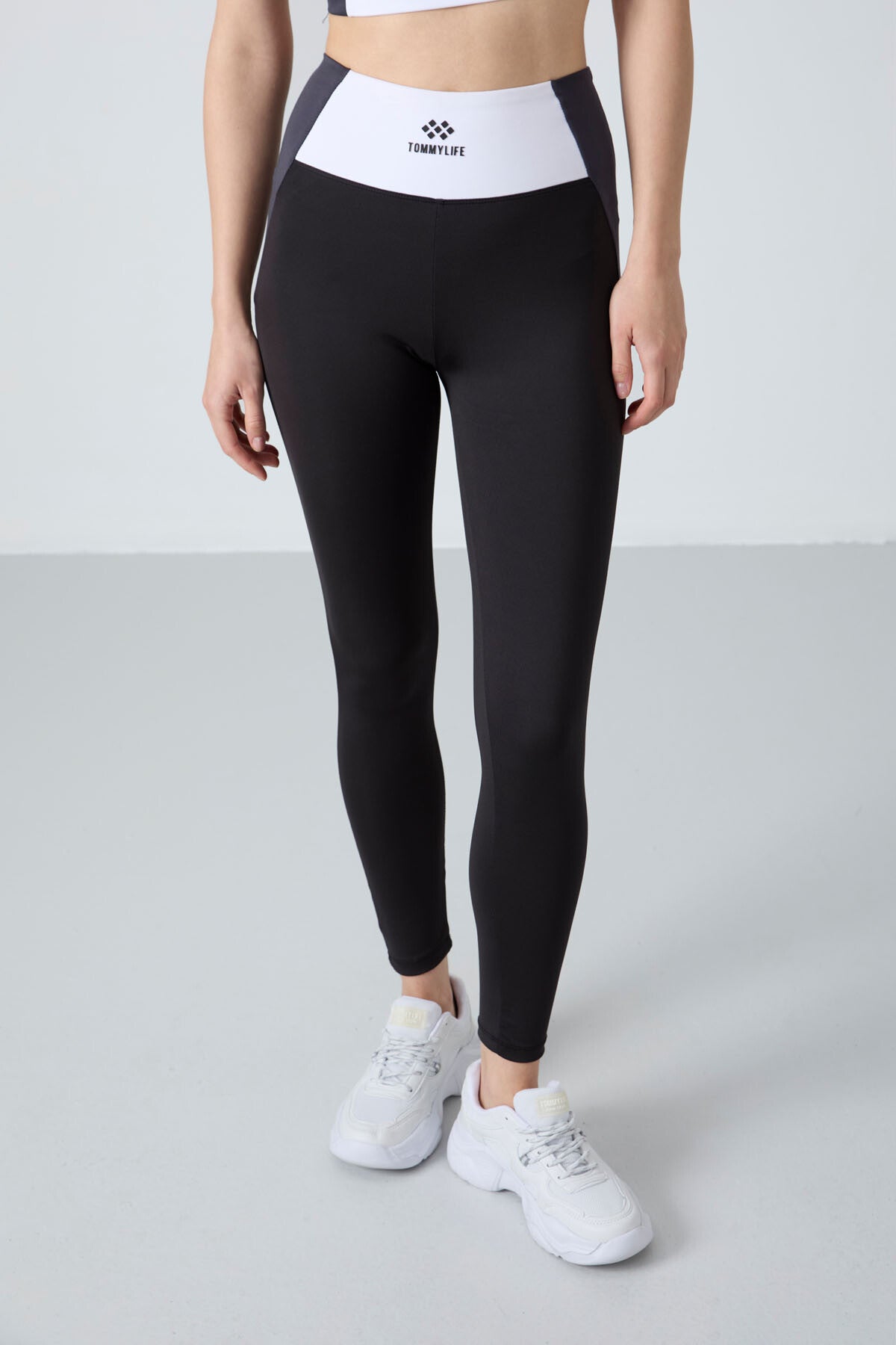 Black Polyester Flexible Standard Fit Performance Women's Tights Set - 95334