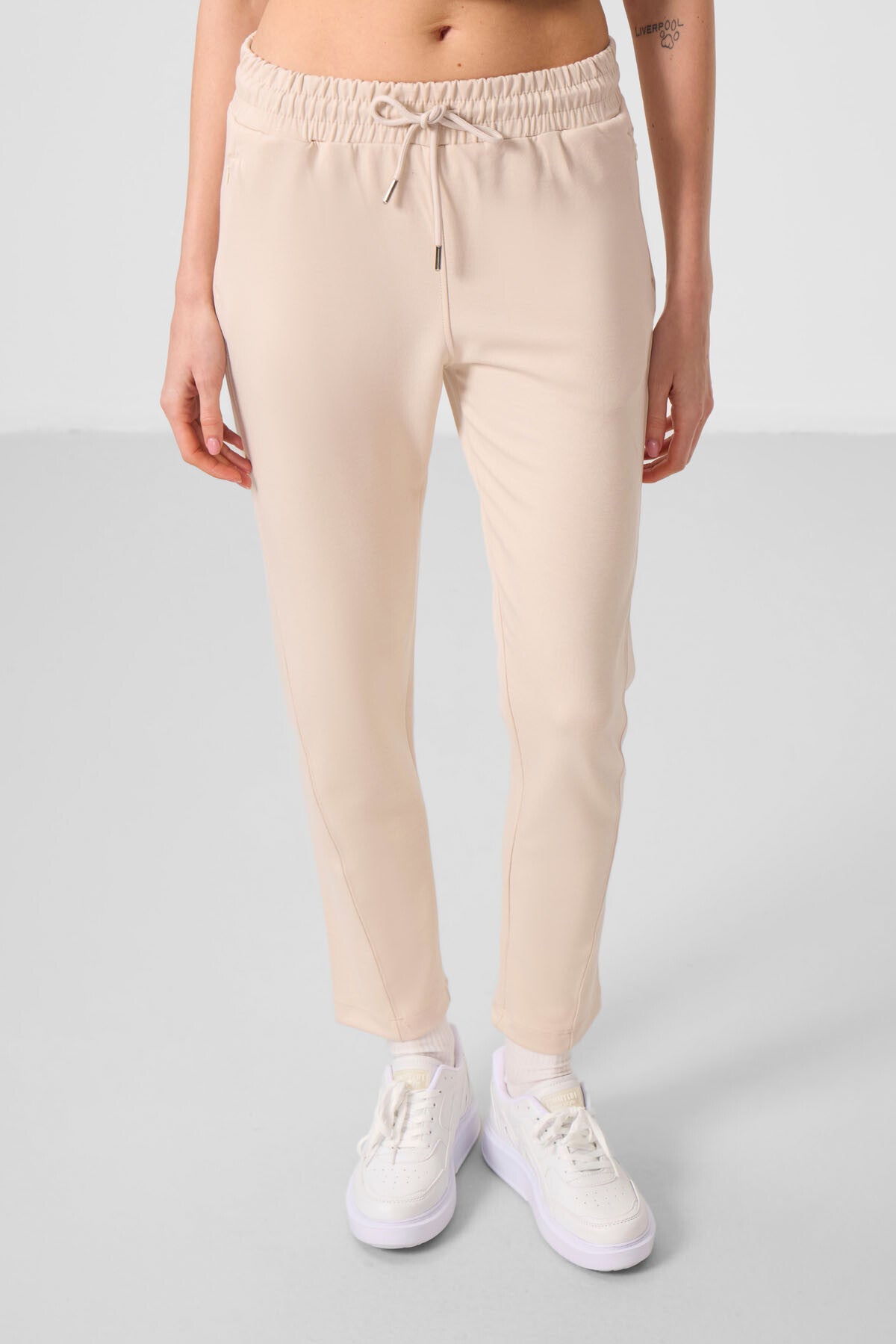 Soft Woven Textured Hidden Zipper Slim Fit Women's Trousers - 94668