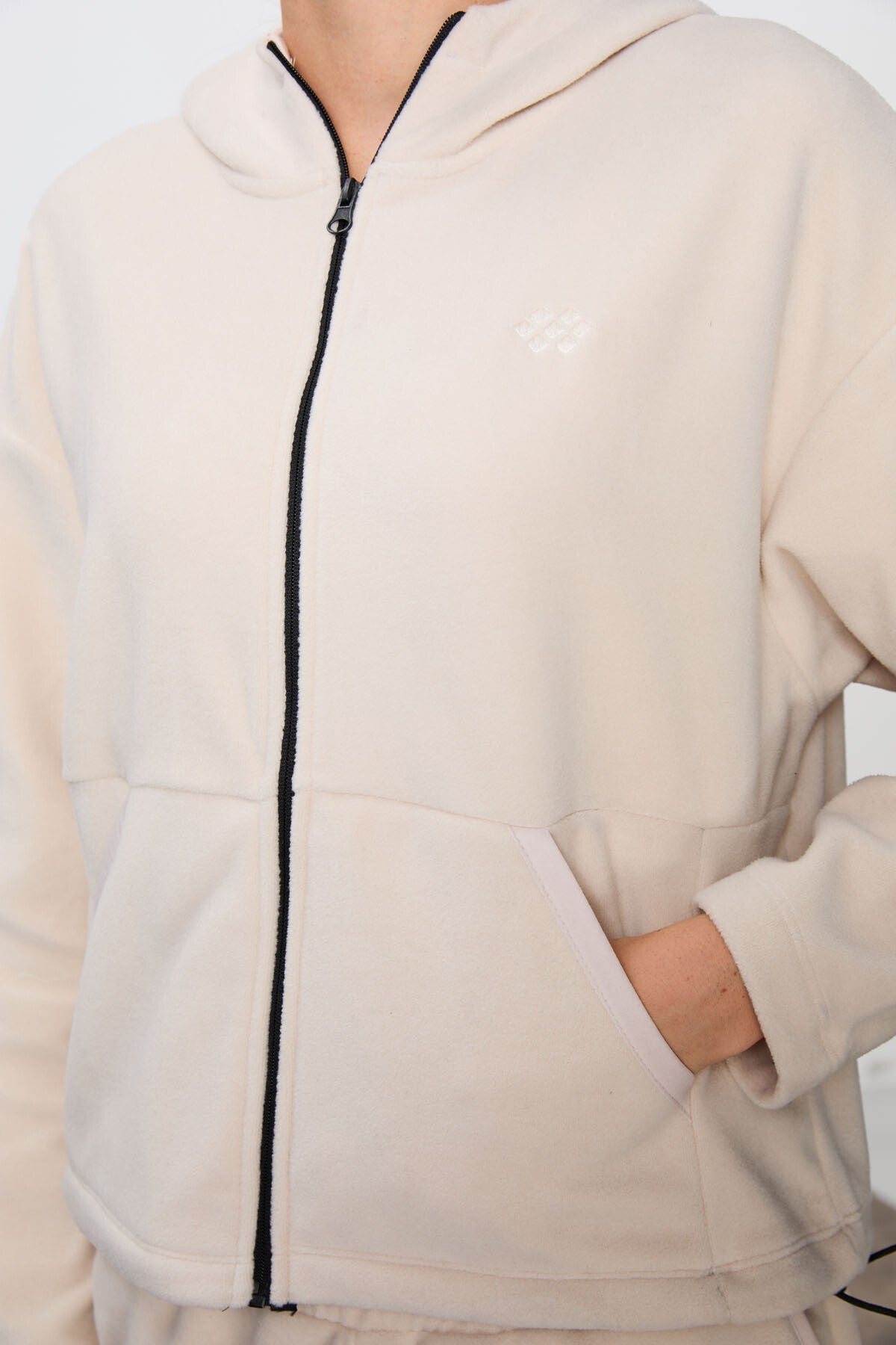 Thick Soft Textured Hooded Oversize Embroidered Fleece Women's Tracksuit Set -95338