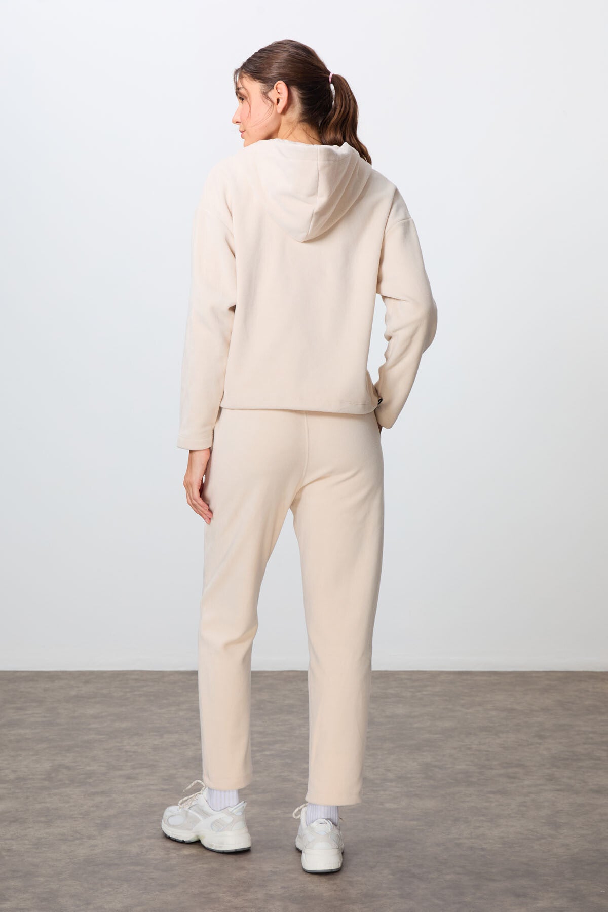 Thick Soft Textured Hooded Oversize Embroidered Fleece Women's Tracksuit Set -95338