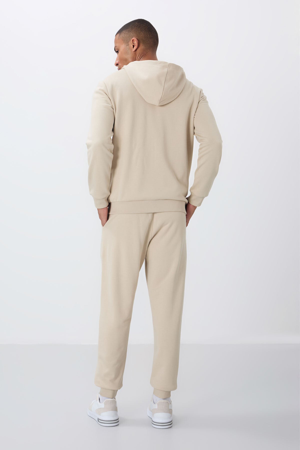 Compact Knit Cotton Thick Smooth Textured Hooded Comfort Fit Men's Tracksuit Set - 85262