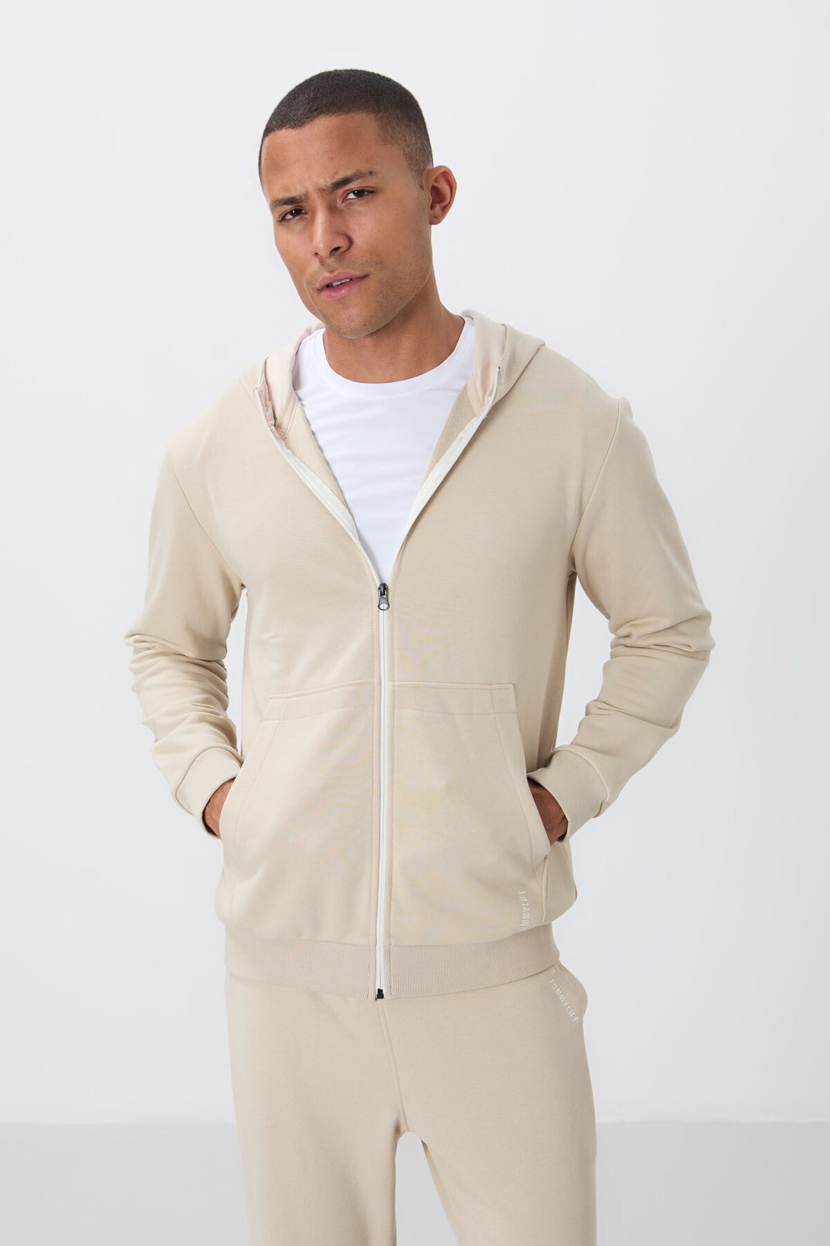 Compact Knit Cotton Thick Smooth Textured Hooded Comfort Fit Men's Tracksuit Set - 85262