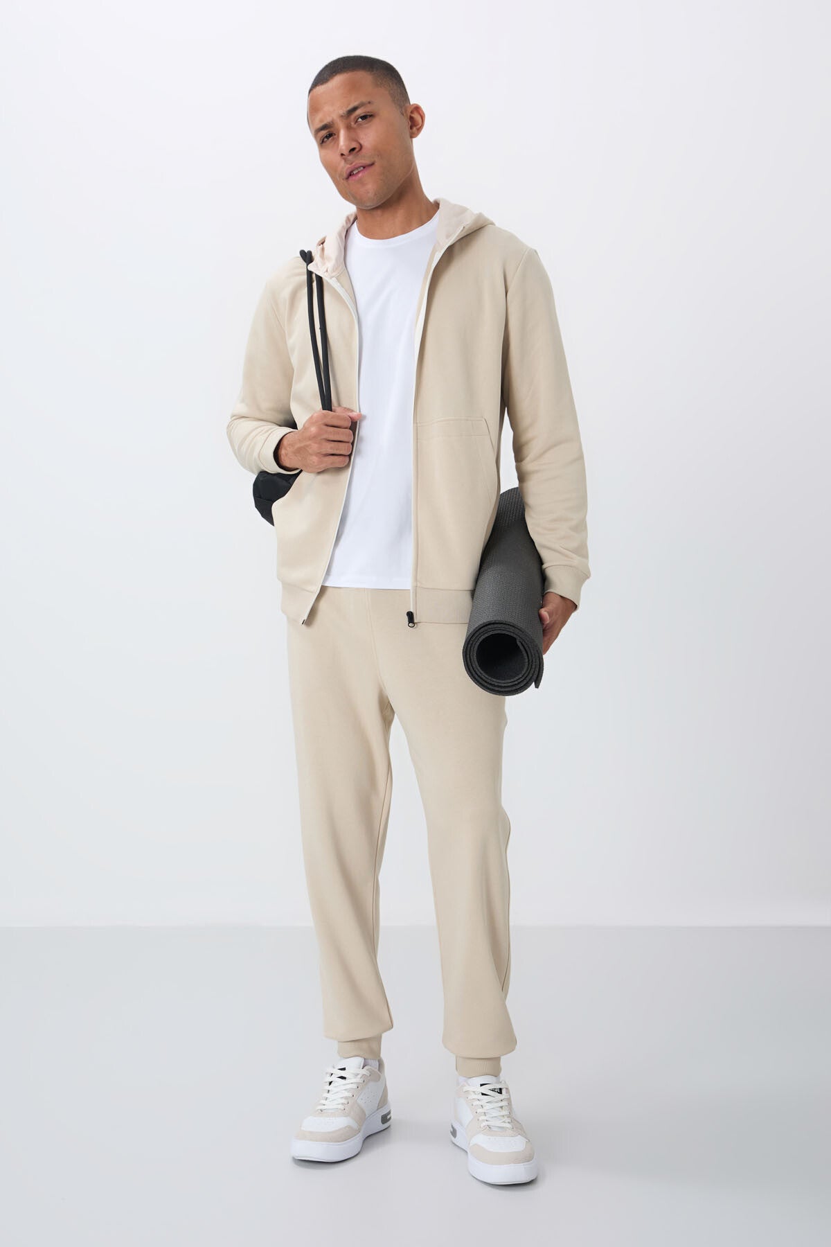 Compact Knit Cotton Thick Smooth Textured Hooded Comfort Fit Men's Tracksuit Set - 85262