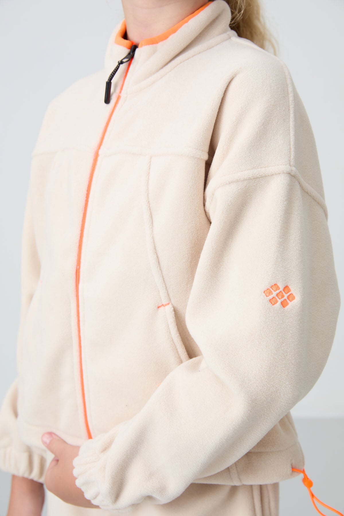 Thick Soft Textured Standard Fit Embroidered Fleece Girls' Sweatshirt - 75157