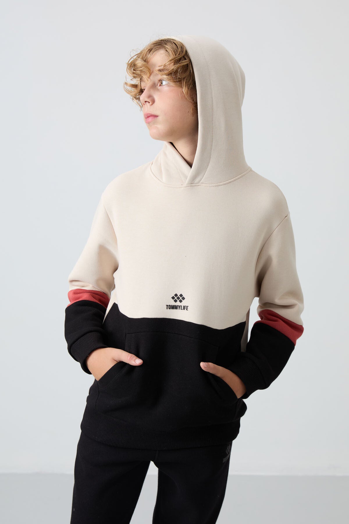 Black-White Cotton Thick Fleece-Lined Soft Textured Standard Fit Embroidered Boys' Tracksuit Set - 11255