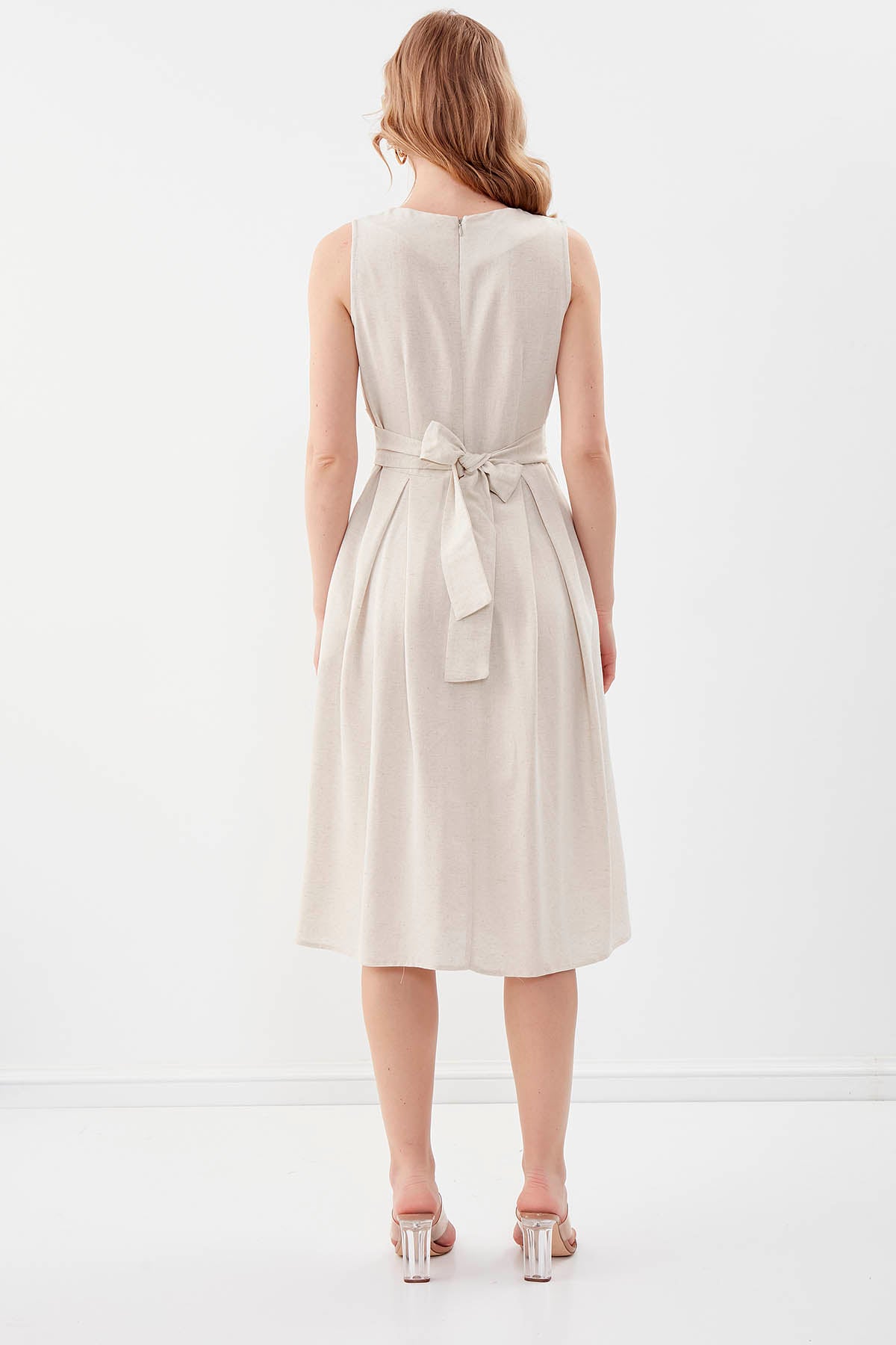 WAIST-RINGING V-COLLAR POCKET DRESS