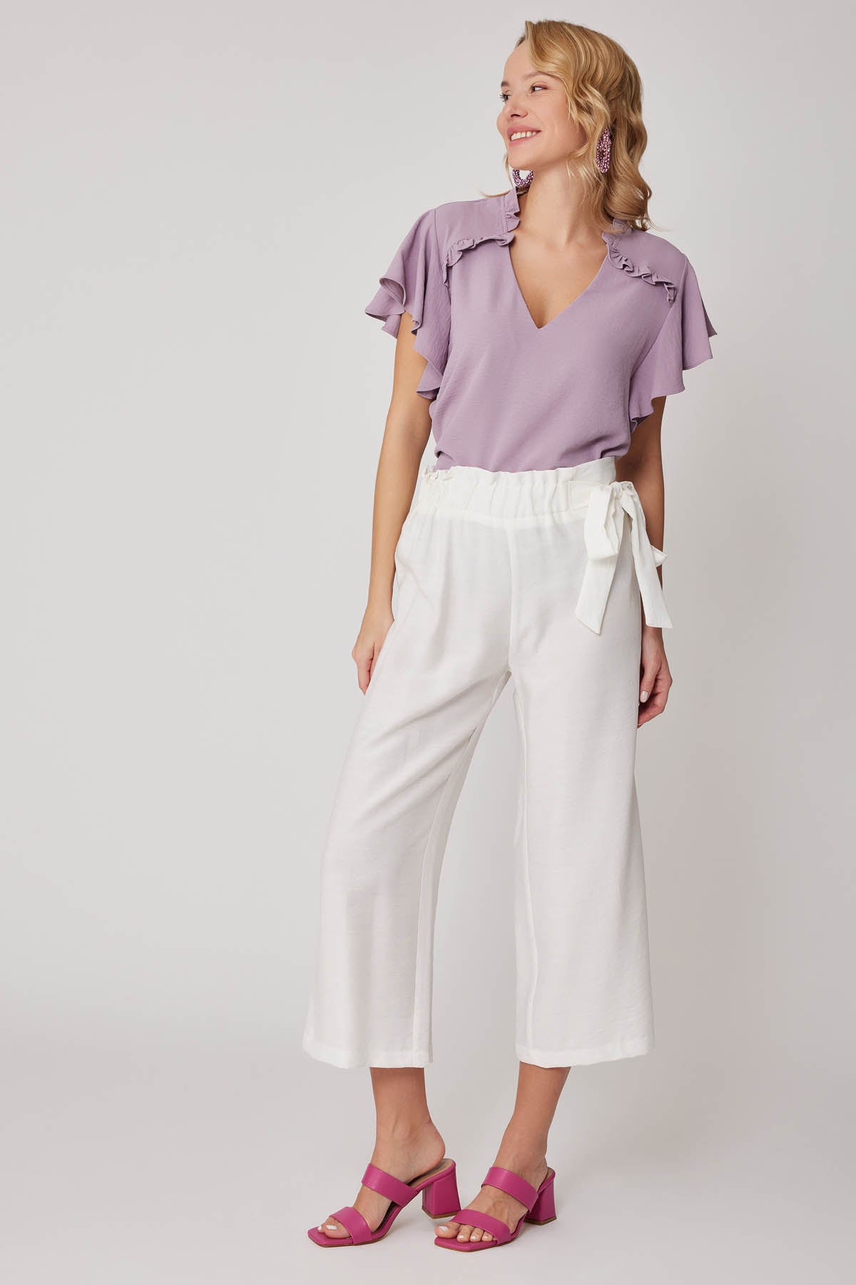 SIDE-BOW BELT WIDE-LEG CROP TROUSERS