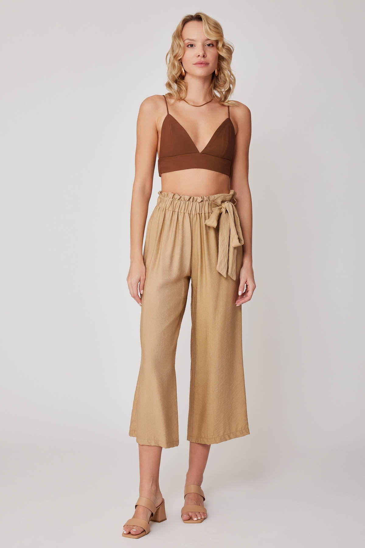 SIDE-BOW BELT WIDE-LEG CROP TROUSERS