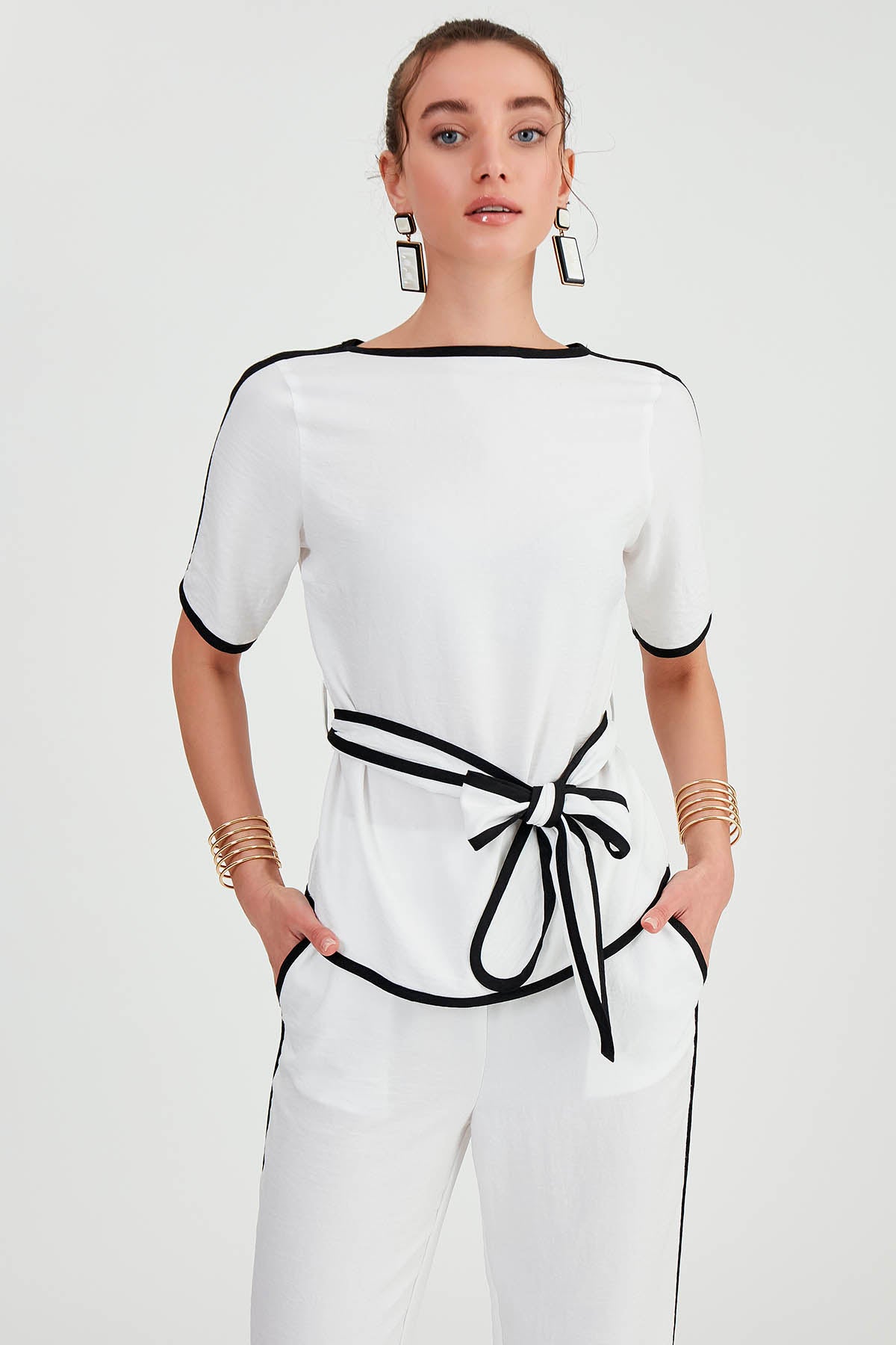 LOWER SHOULDER BLOUSE WITH LOWER BACK
