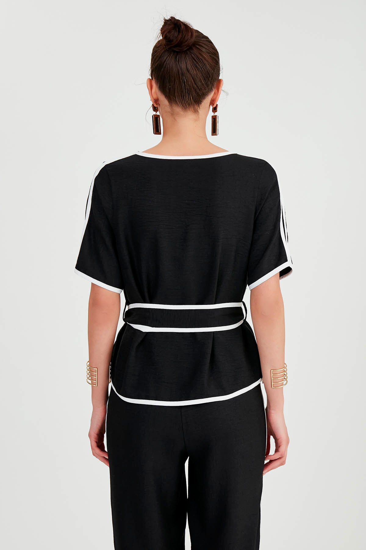 LOWER SHOULDER BLOUSE WITH LOWER BACK