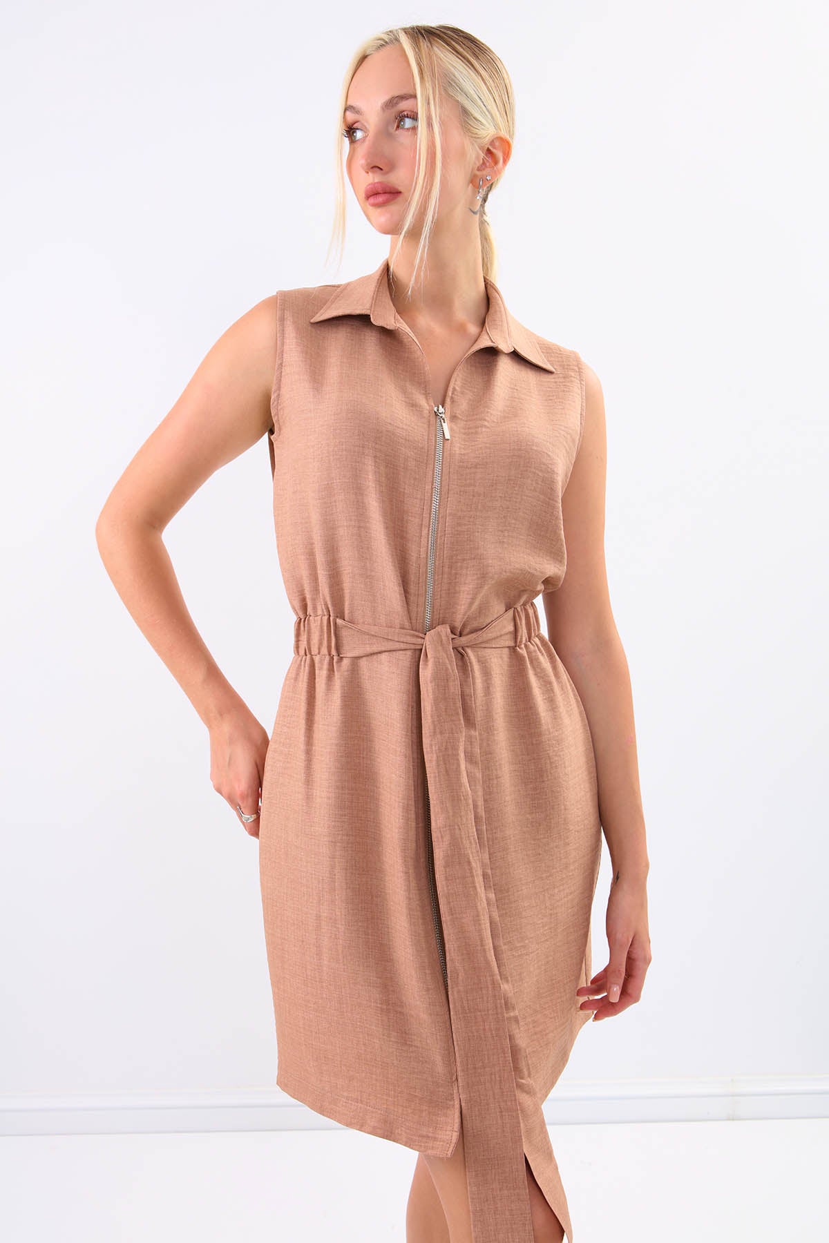 SLEEVELESS DRESS WITH WAIST-STRAPPED FRONT