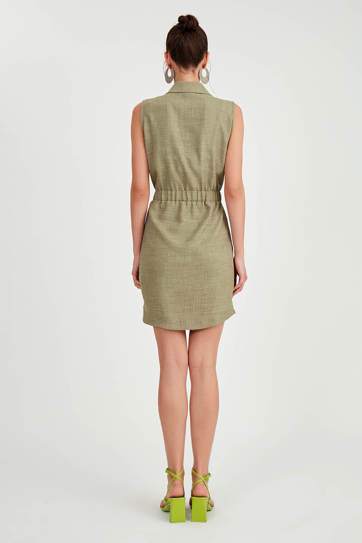 SLEEVELESS DRESS WITH WAIST-STRAPPED FRONT