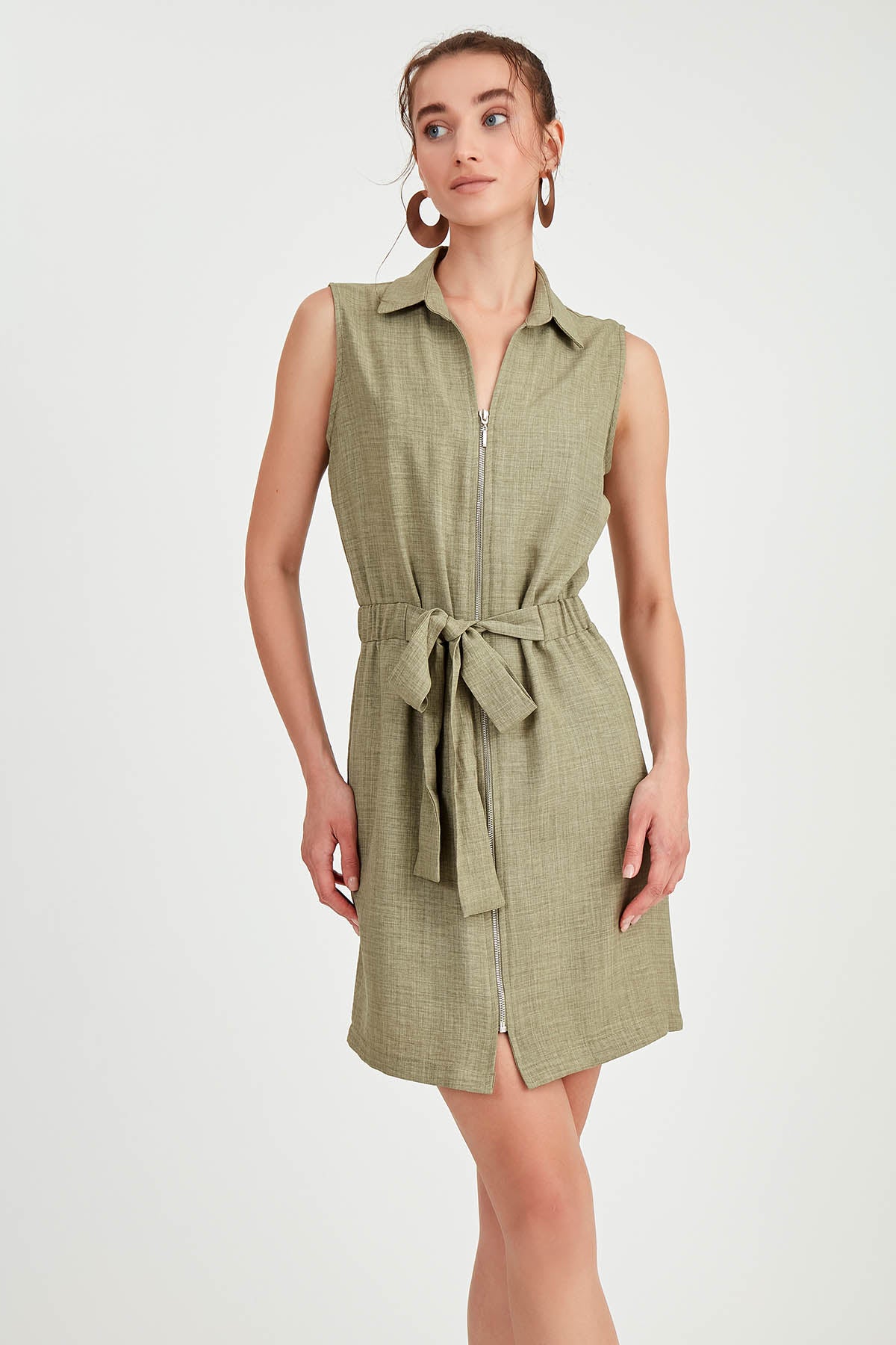 SLEEVELESS DRESS WITH WAIST-STRAPPED FRONT