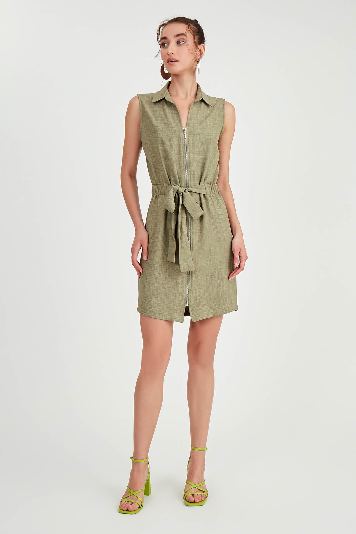 SLEEVELESS DRESS WITH WAIST-STRAPPED FRONT