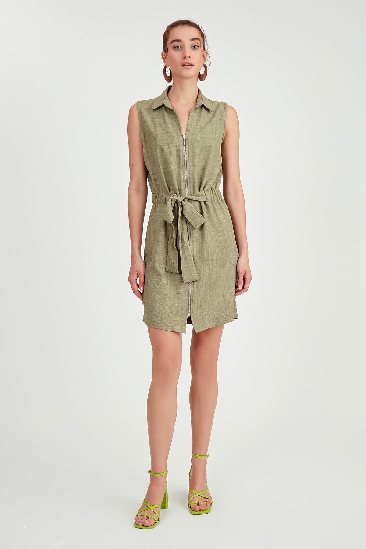 SLEEVELESS DRESS WITH WAIST-STRAPPED FRONT