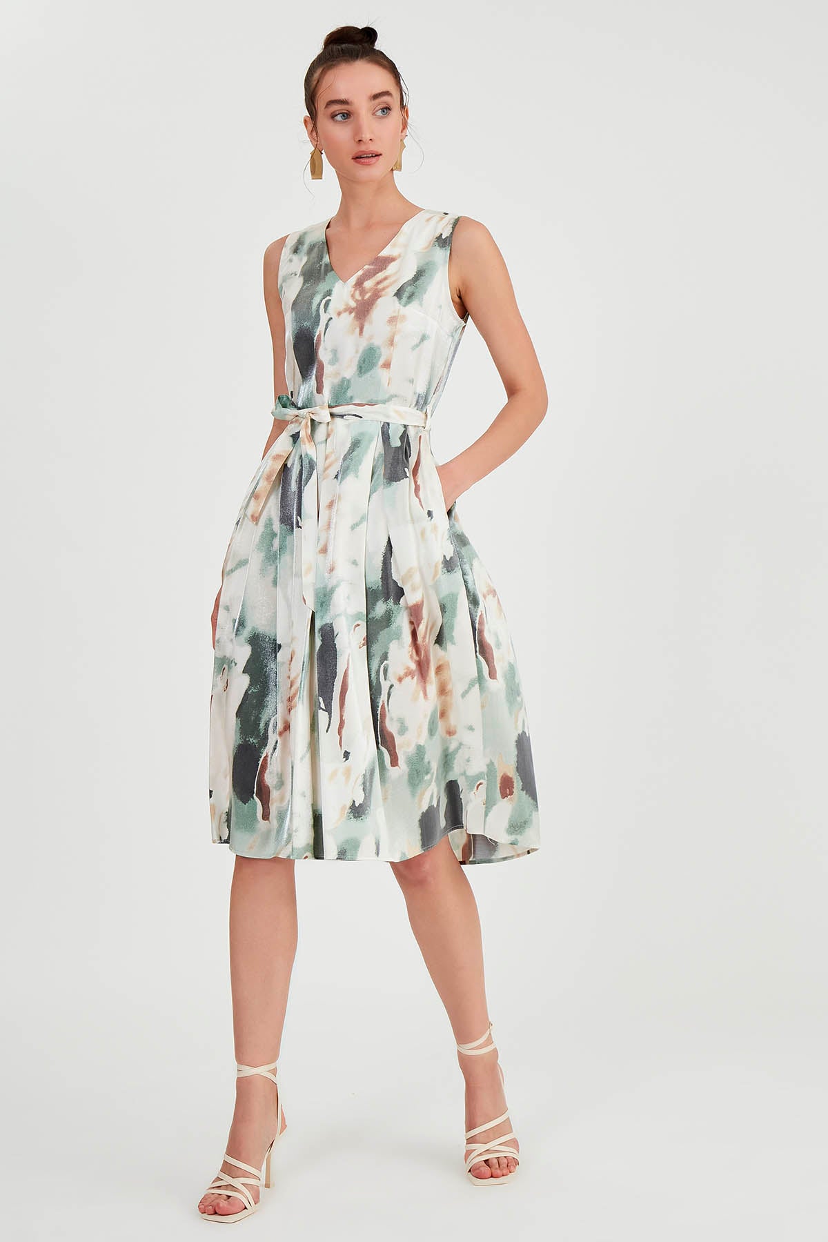 GLOSSY SATIN PATTERNED DRESS WITH ELASTANE WAIST