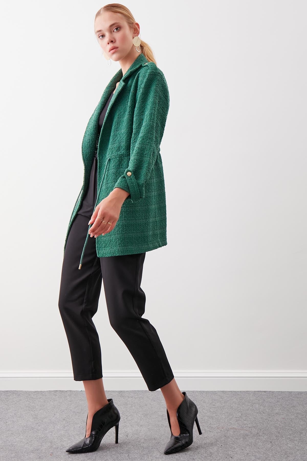 COMFORTABLE MID LENGTH JACKET
