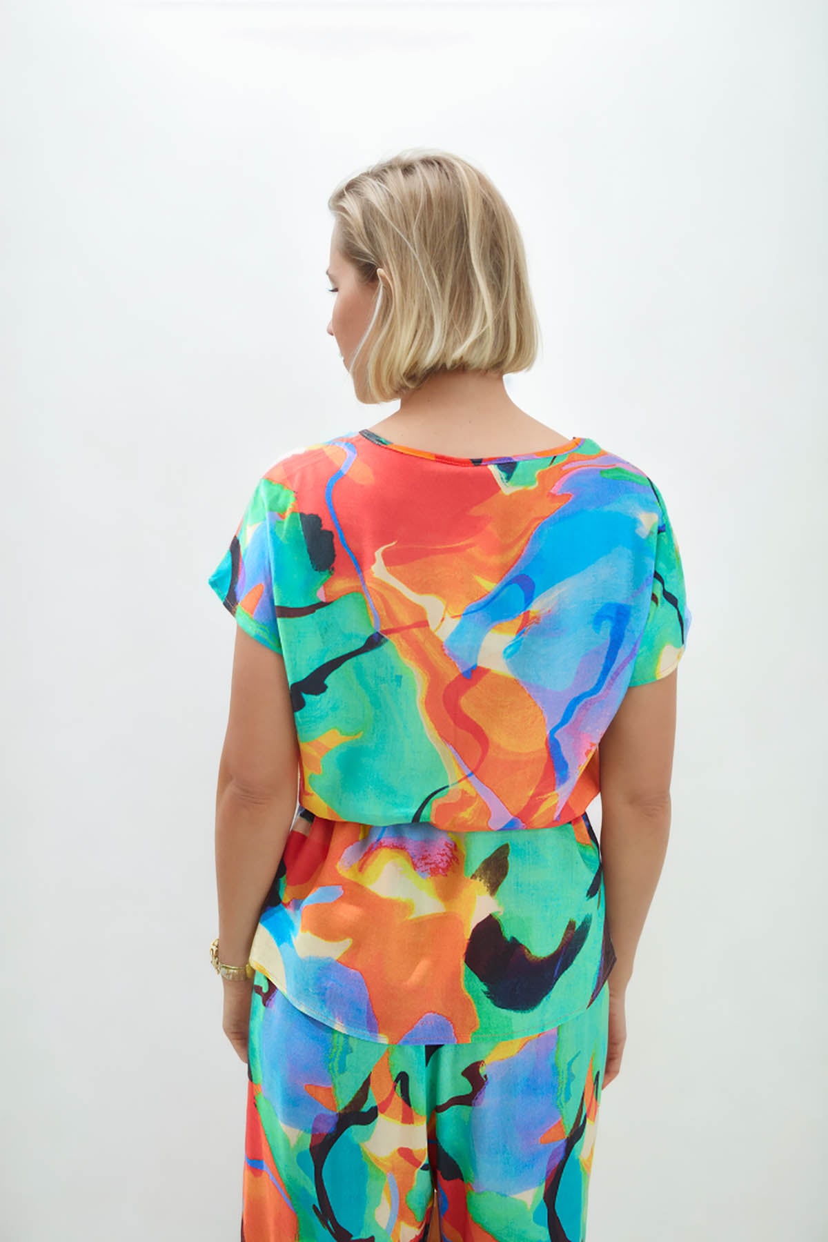 BLOUSE WITH ABSTRACT PATTERN