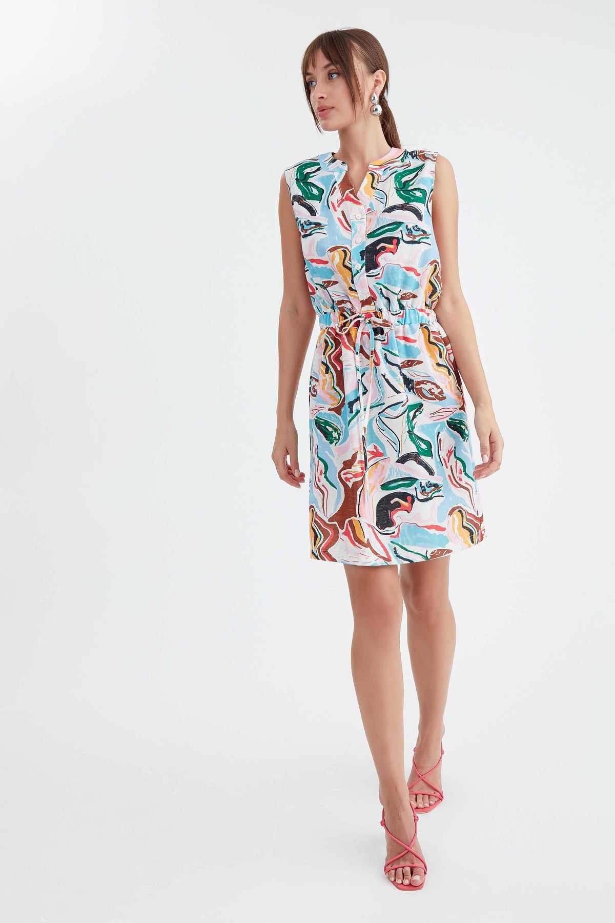 DRESS WITH CURVED BACK