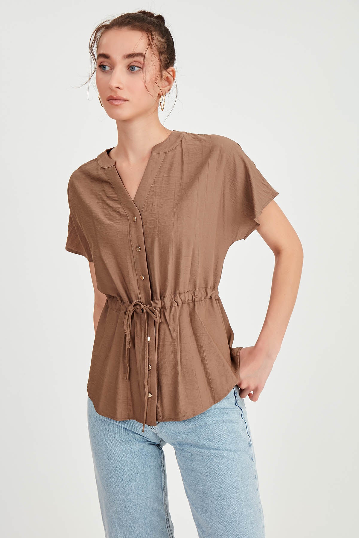 LOOSE BLOUSE WITH RUCKLEBAR BUTTONS