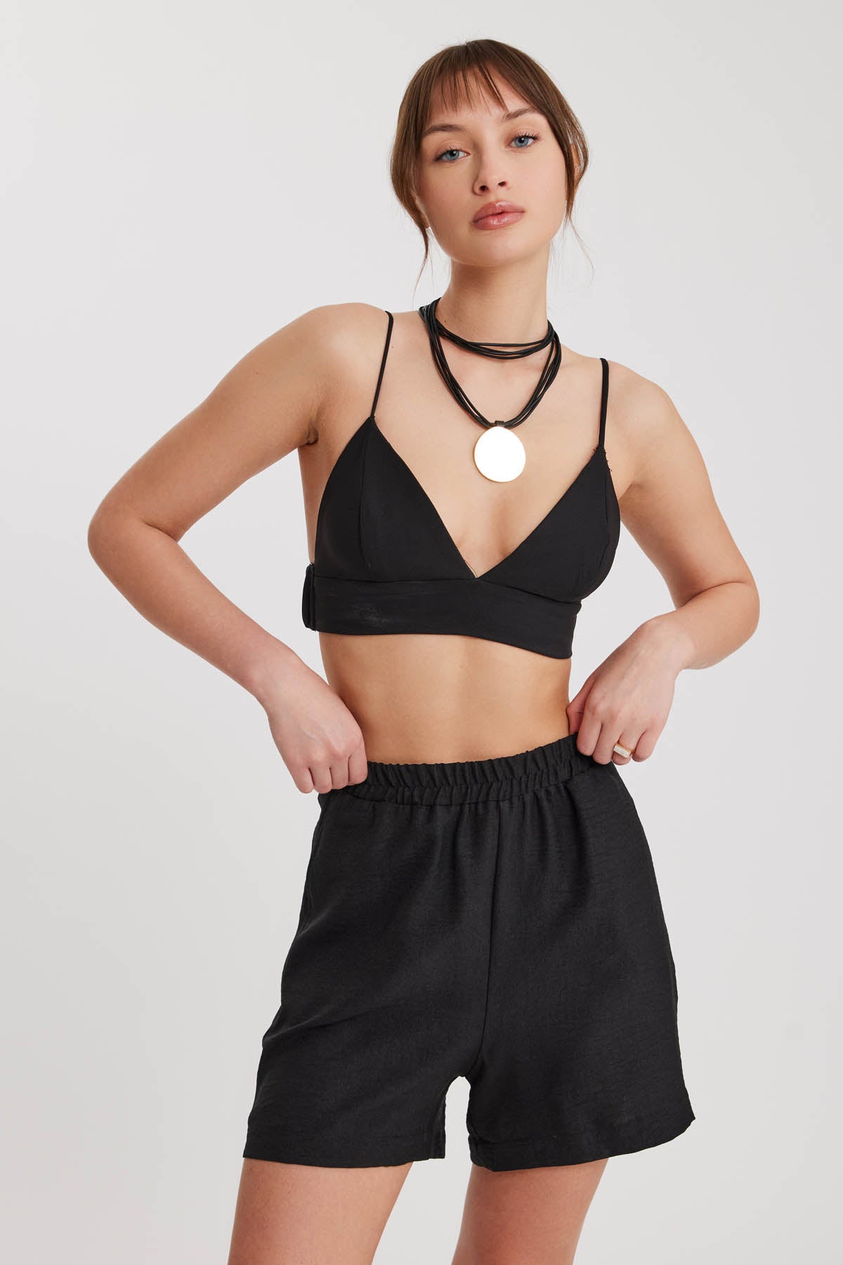 SHORTS WITH POCKET & ELASTANE WAIST
