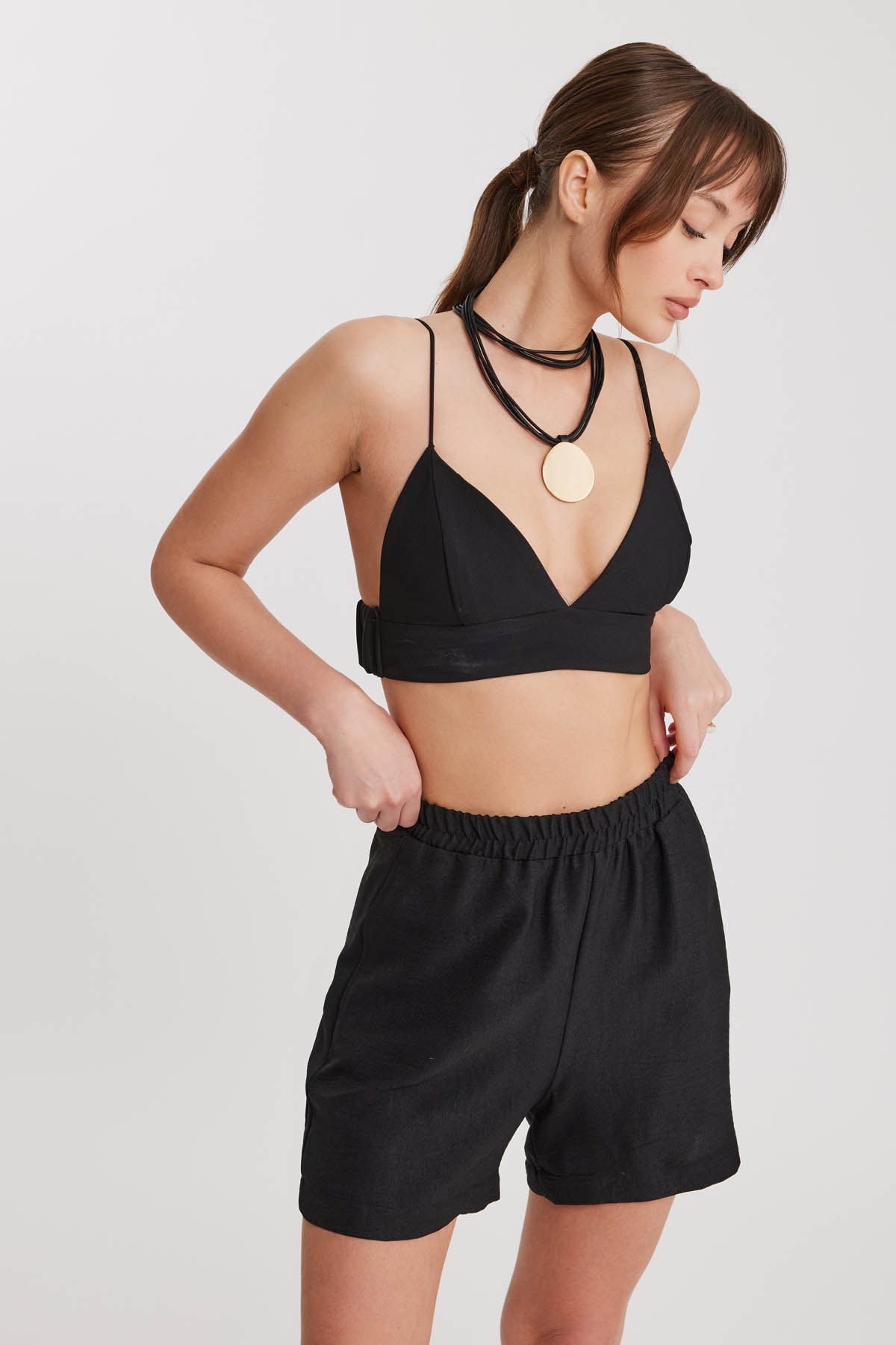 SHORTS WITH POCKET & ELASTANE WAIST