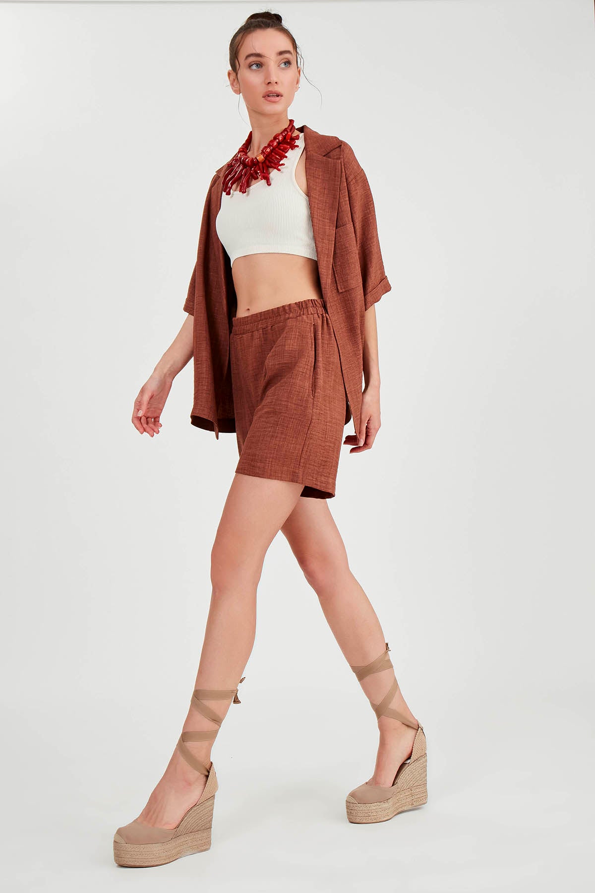 SHORTS WITH POCKET & ELASTANE WAIST