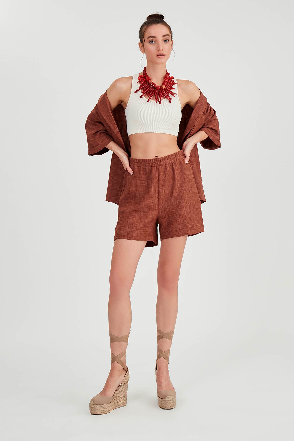 SHORTS WITH POCKET & ELASTANE WAIST